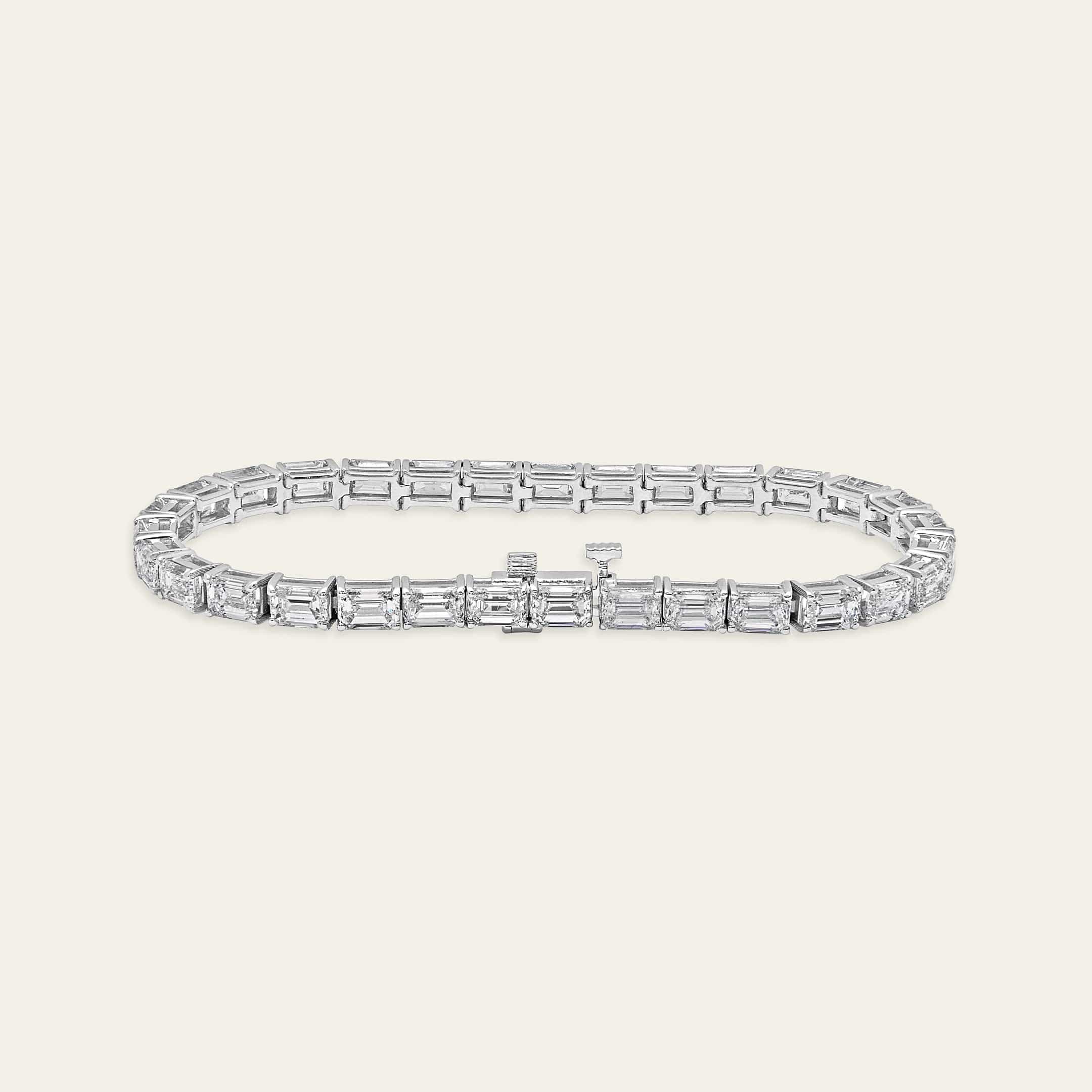 Alya 13 Carat Emerald Cut Diamond Bracelet - Image 3