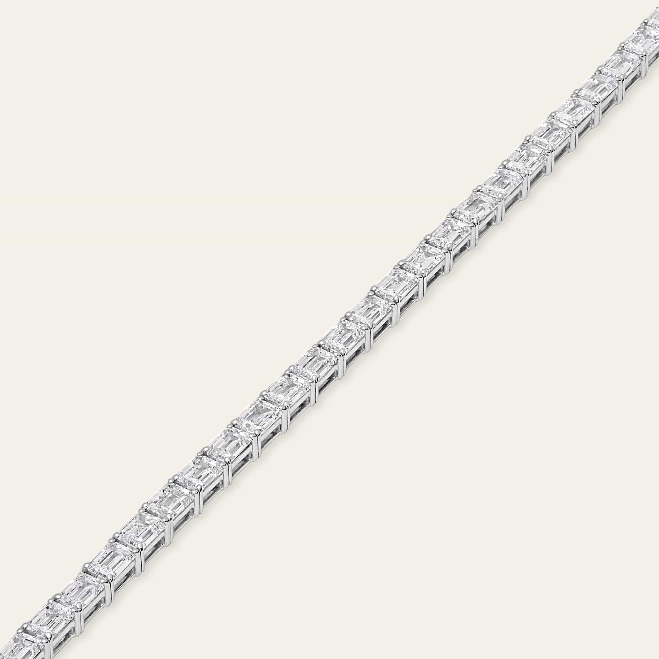 Alya 13 Carat Emerald Cut Diamond Bracelet - Image 5