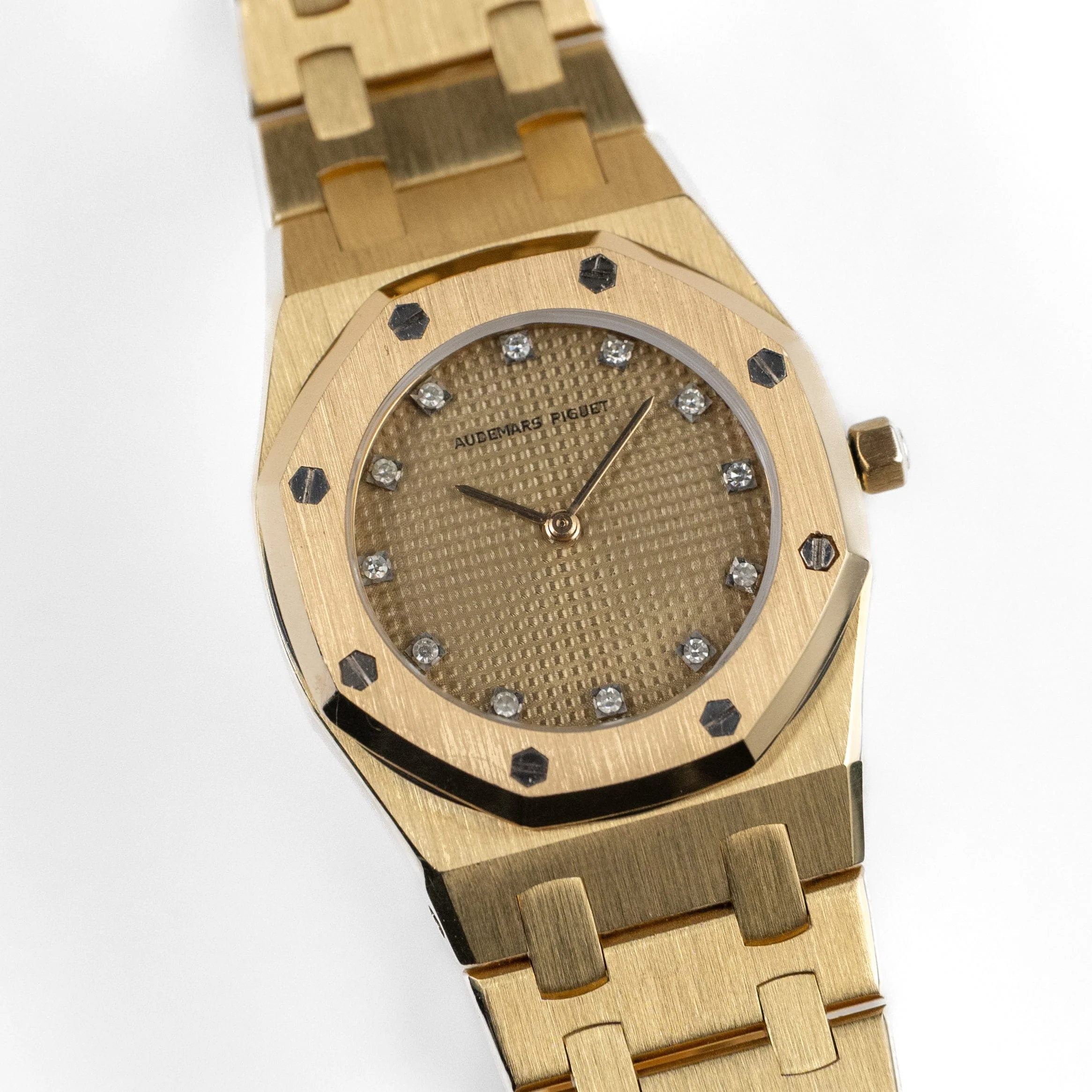 Audemars Piguet Royal Oak 6007BA Vintage 'Ladies' Yellow Gold Champagne Diamond Dial Quartz - Image 3