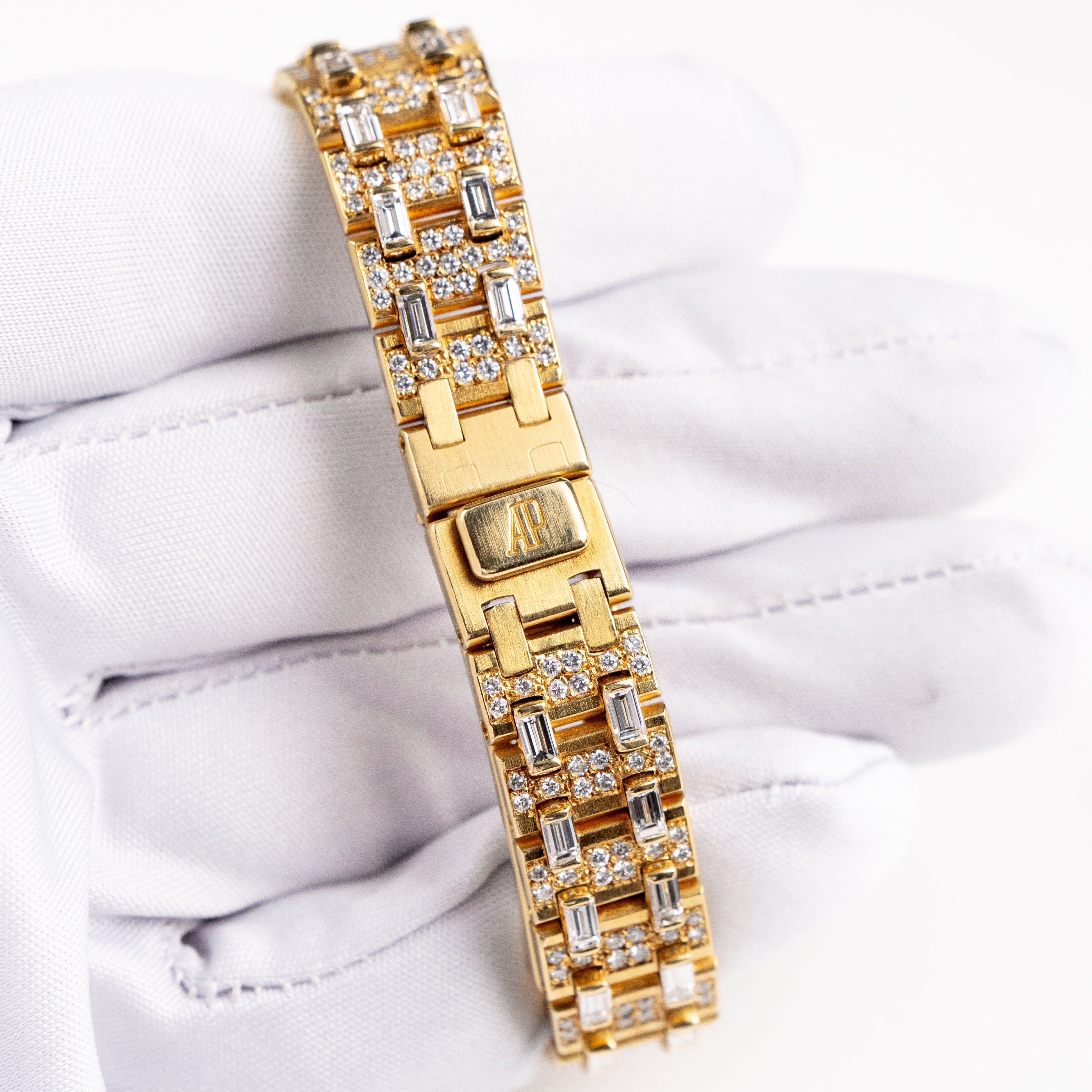 Audemars Piguet Royal Oak 56343 'Ladies' Yellow Gold Diamonds Quartz - Image 13