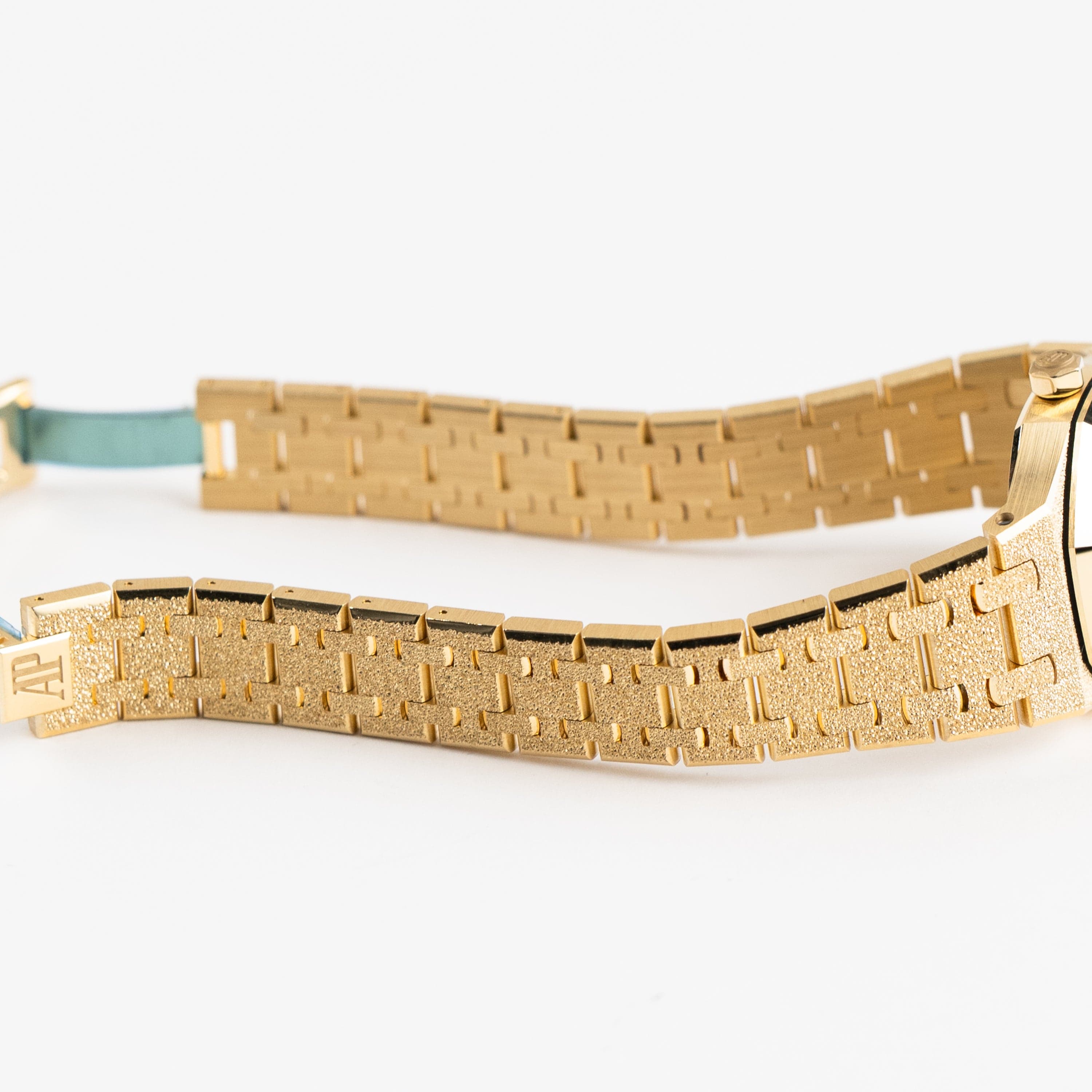Audemars Piguet Royal Oak 67630BA.GG.1312BA.01 'Mini' Frosted Yellow Gold Quartz (2026) - Image 8