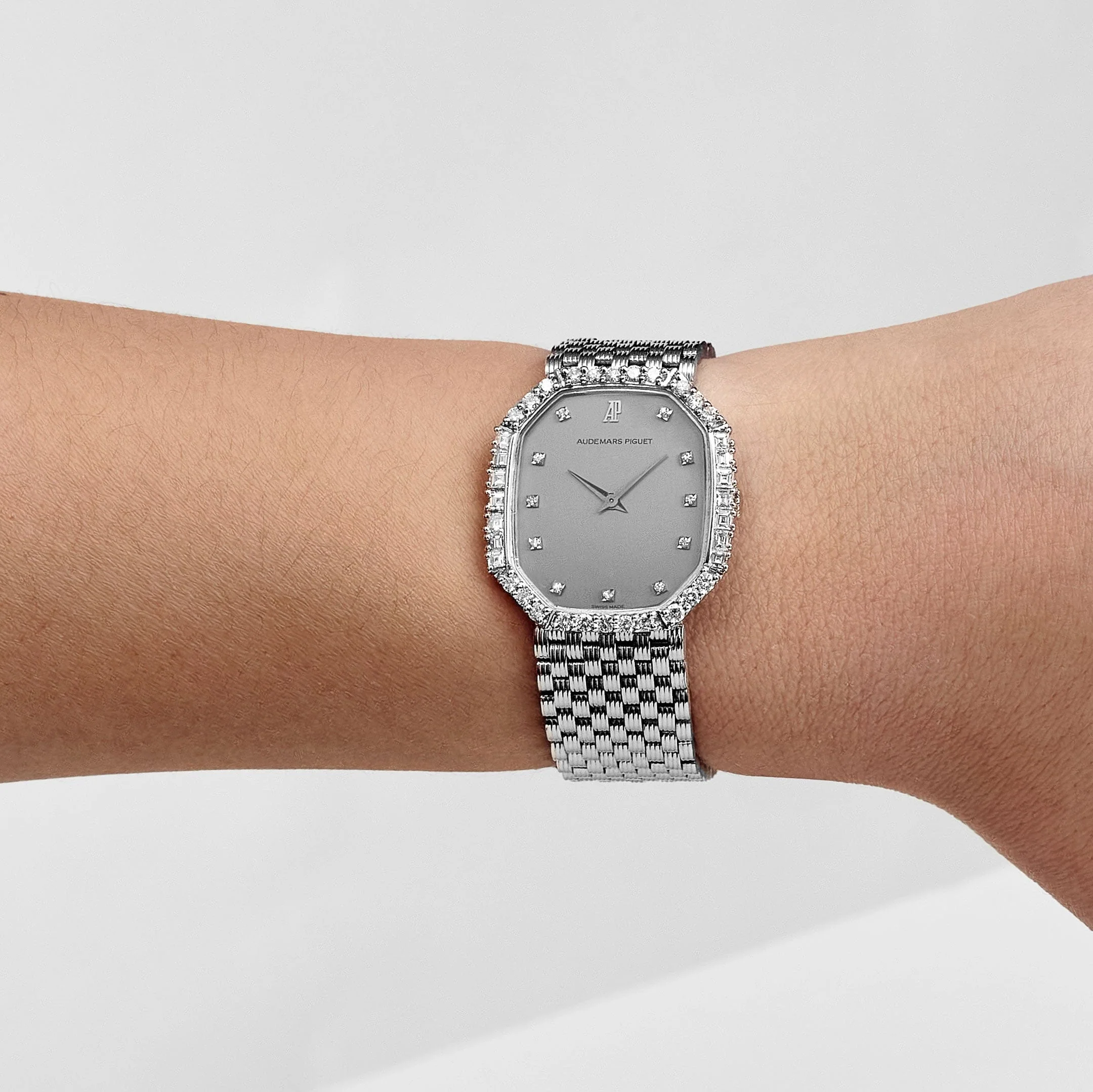 Audemars Piguet Cobra Vintage 'Ladies' White Gold Silver Diamond Dial Diamond Bezel - Image 2