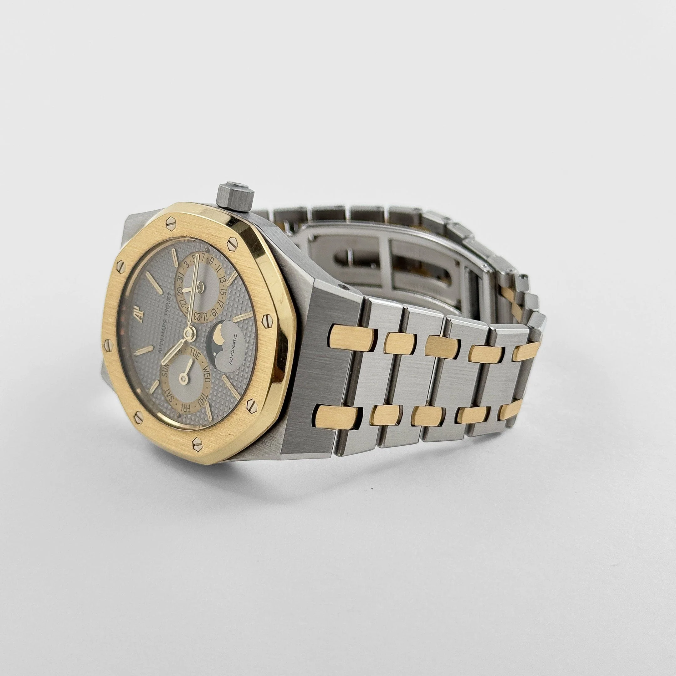 Audemars Piguet Royal Oak 25594SA.OO.0789SA.01 Day-Date Moonphase Yellow Gold Stainless Steel Silver Dial (1994) - Image 5