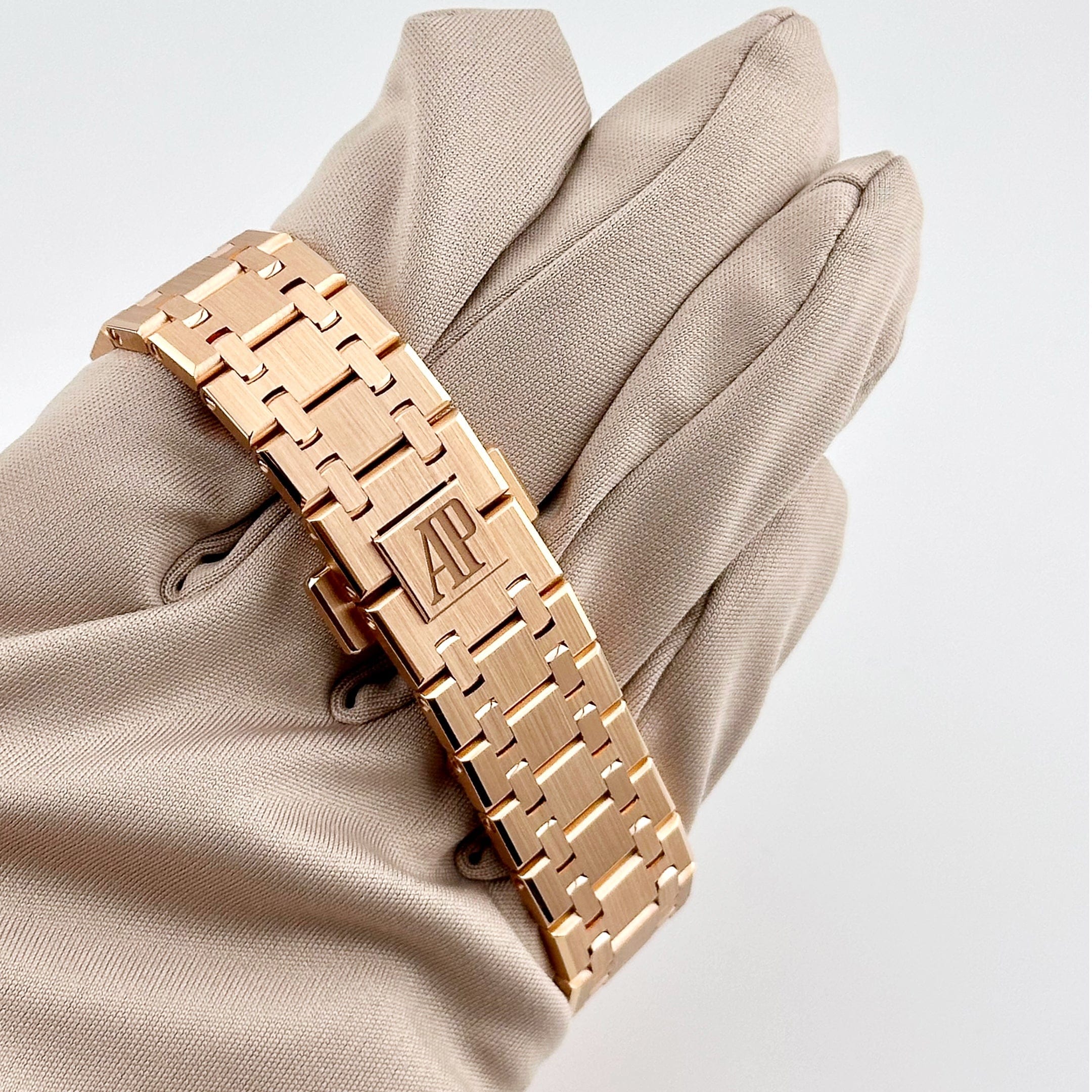 Audemars Piguet Royal Oak 26715OR.ZZ.1356OR.01 Chronograph Rose Gold Silver Dial Diamond Bezel - Image 12