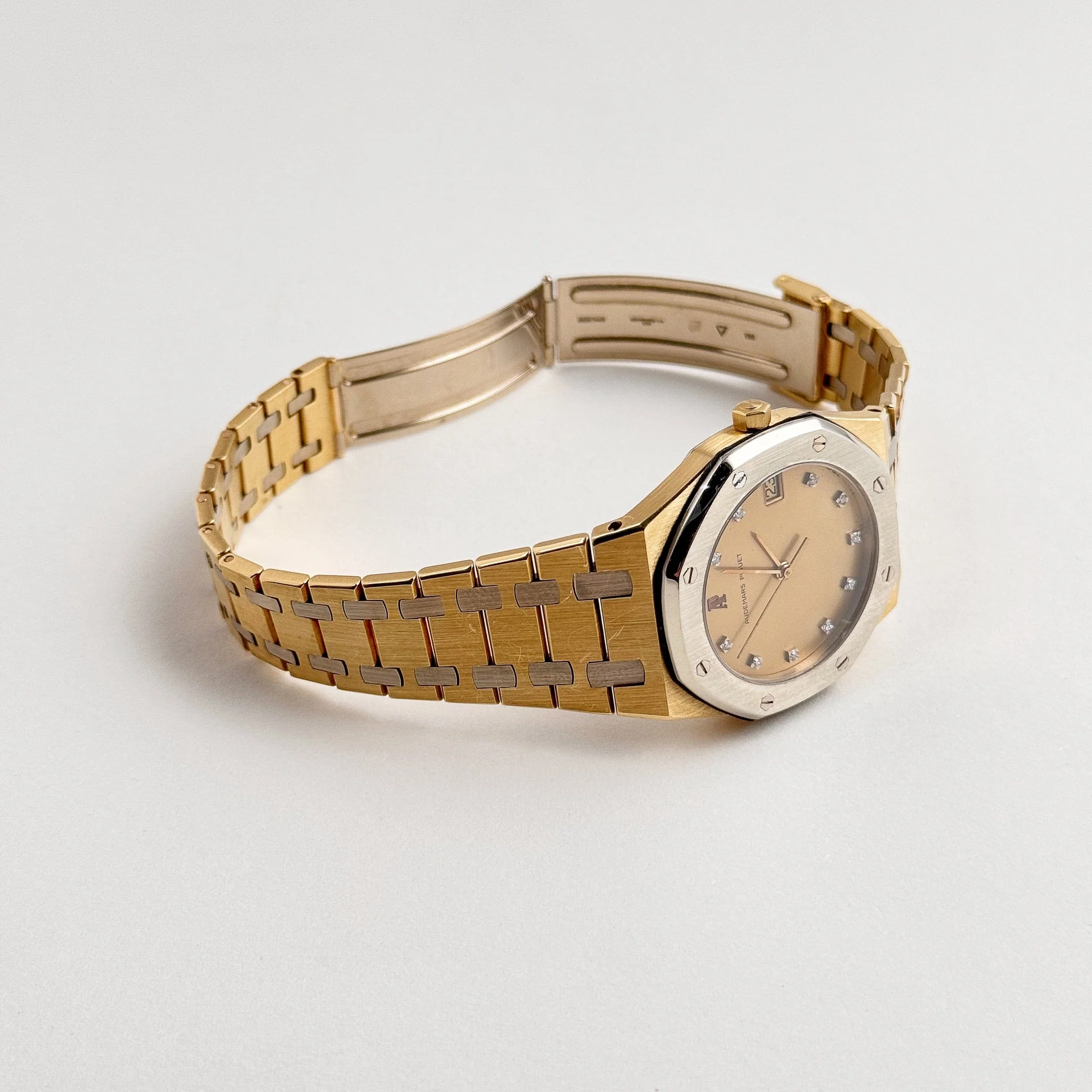 Audemars Piguet Royal Oak 6023AC Yellow Gold White Gold Diamond Dial Quartz - Image 5