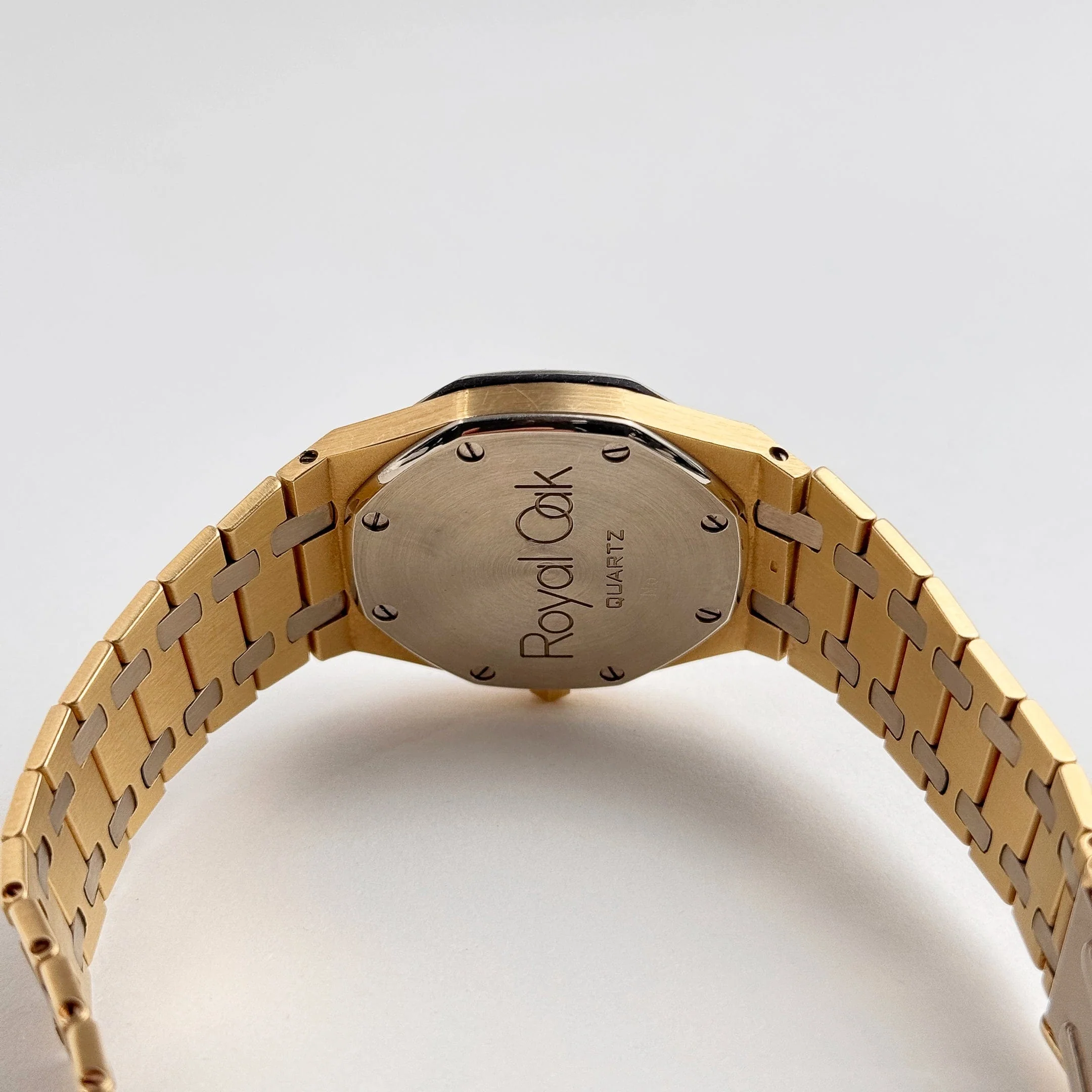 Audemars Piguet Royal Oak 6023AC Yellow Gold White Gold Diamond Dial Quartz - Image 7