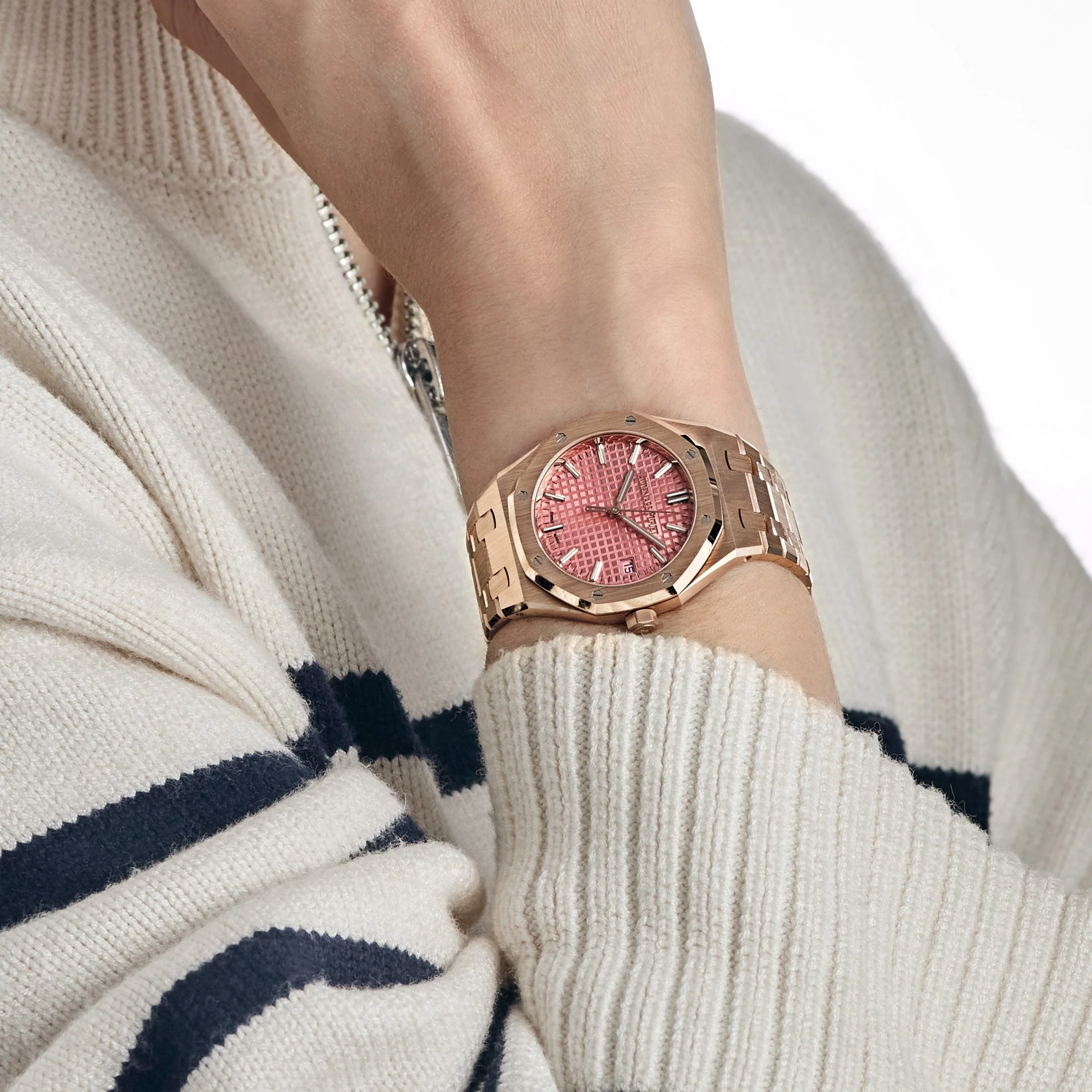 Audemars Piguet Royal Oak 77450OR.OO.1361OR.01 'Ladies' Rose Gold Pink Dial (2025) - Image 2