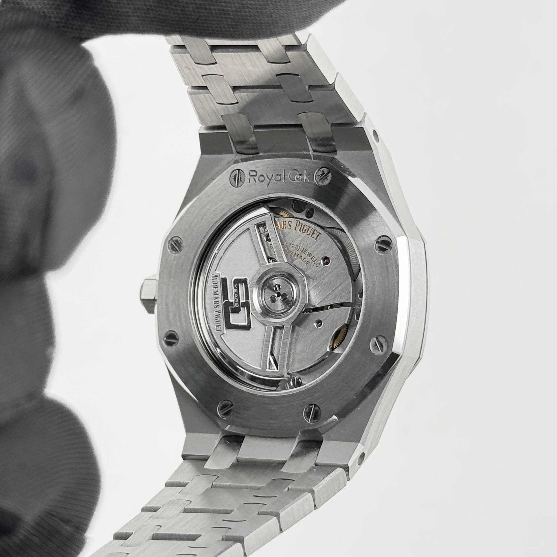 Audemars Piguet Royal Oak 77450ST.OO.1361ST.02 Stainless Steel Silver-Toned Dial (2025) - Image 9