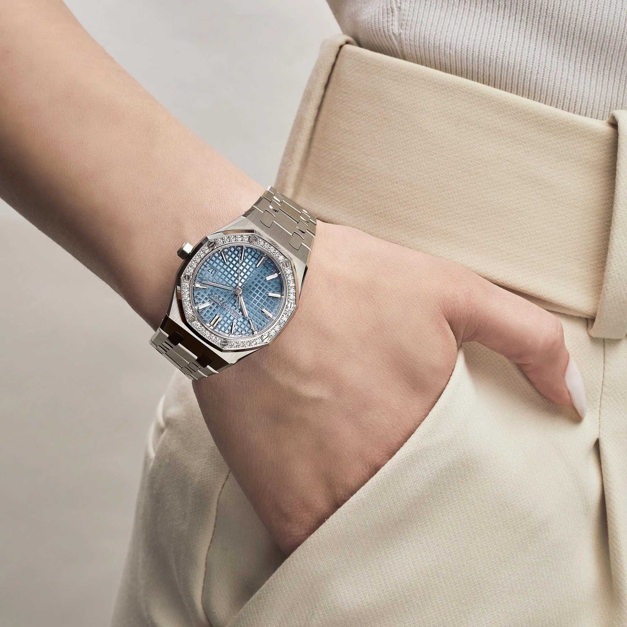 Audemars Piguet Royal Oak 77451ST.ZZ.1361ST.03 'Ladies' Stainless Steel Blue Dial Diamond Bezel - Image 2