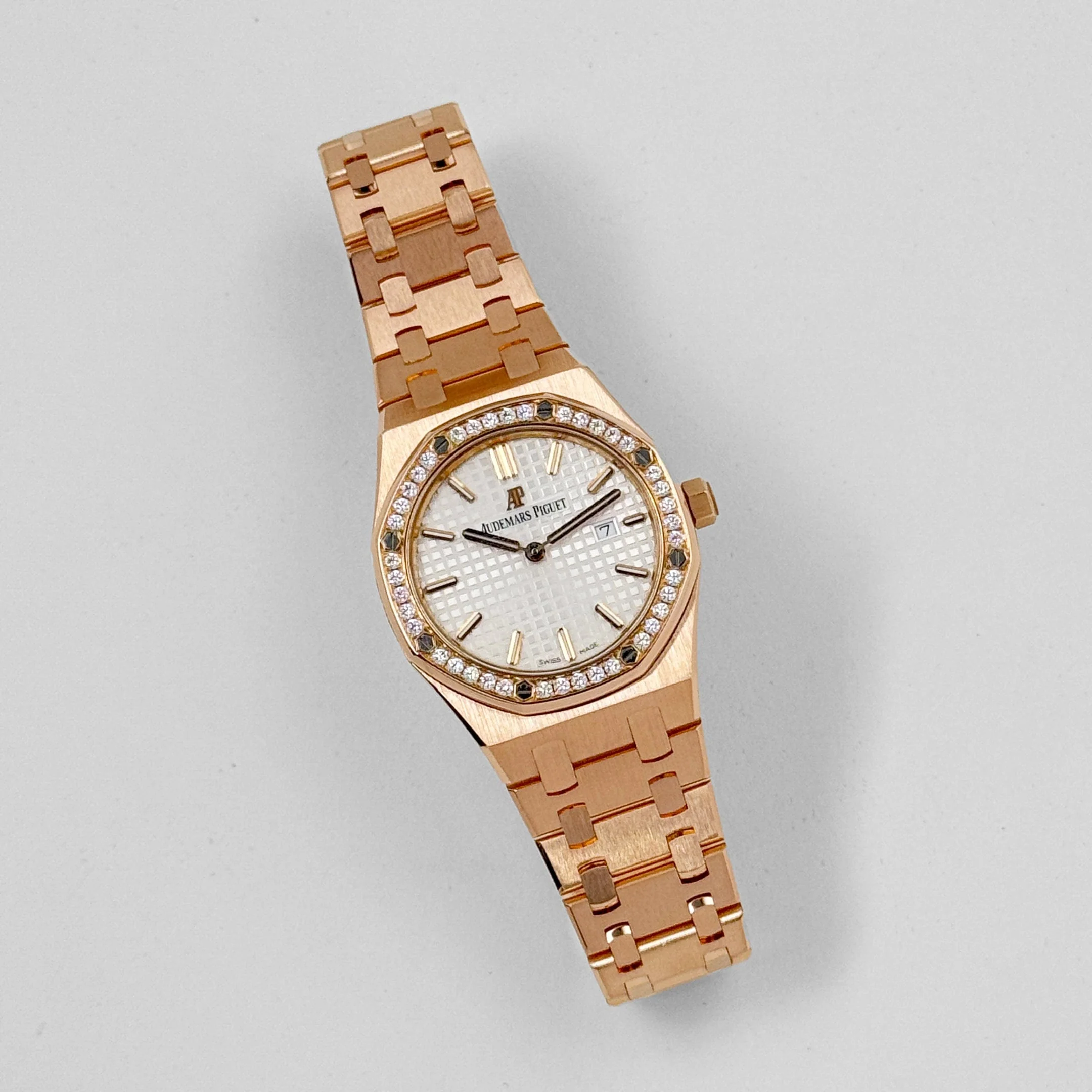 Audemars Piguet Royal Oak Quartz 67651OR.ZZ.1261OR.01 'Ladies' Rose Gold White Dial Diamond Bezel Quartz - Image 3