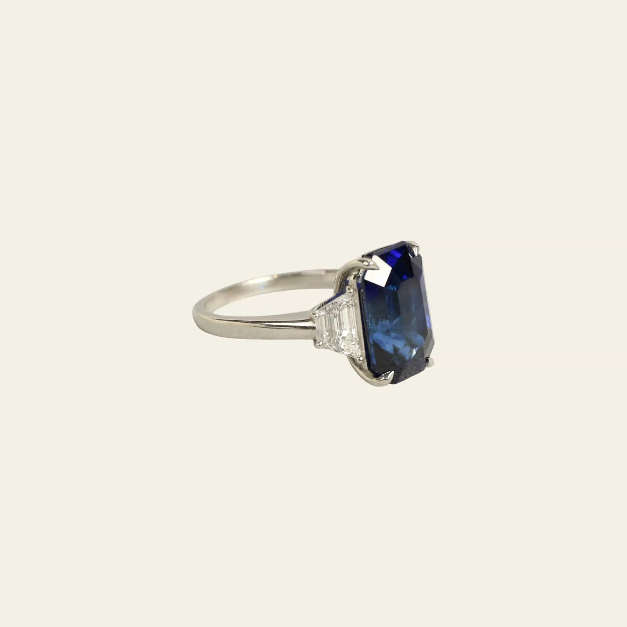 Emerald-Cut Sri Lankan Sapphire Platinum and Diamond Ring - Image 4