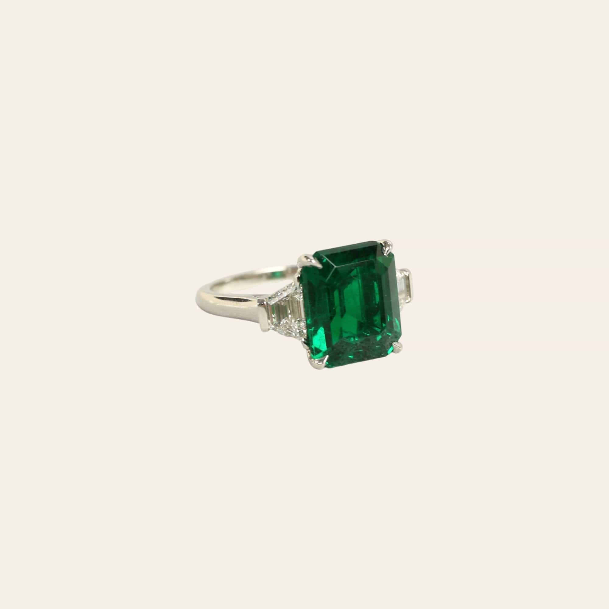 Zambian Emerald and Diamond Ring - Image 4