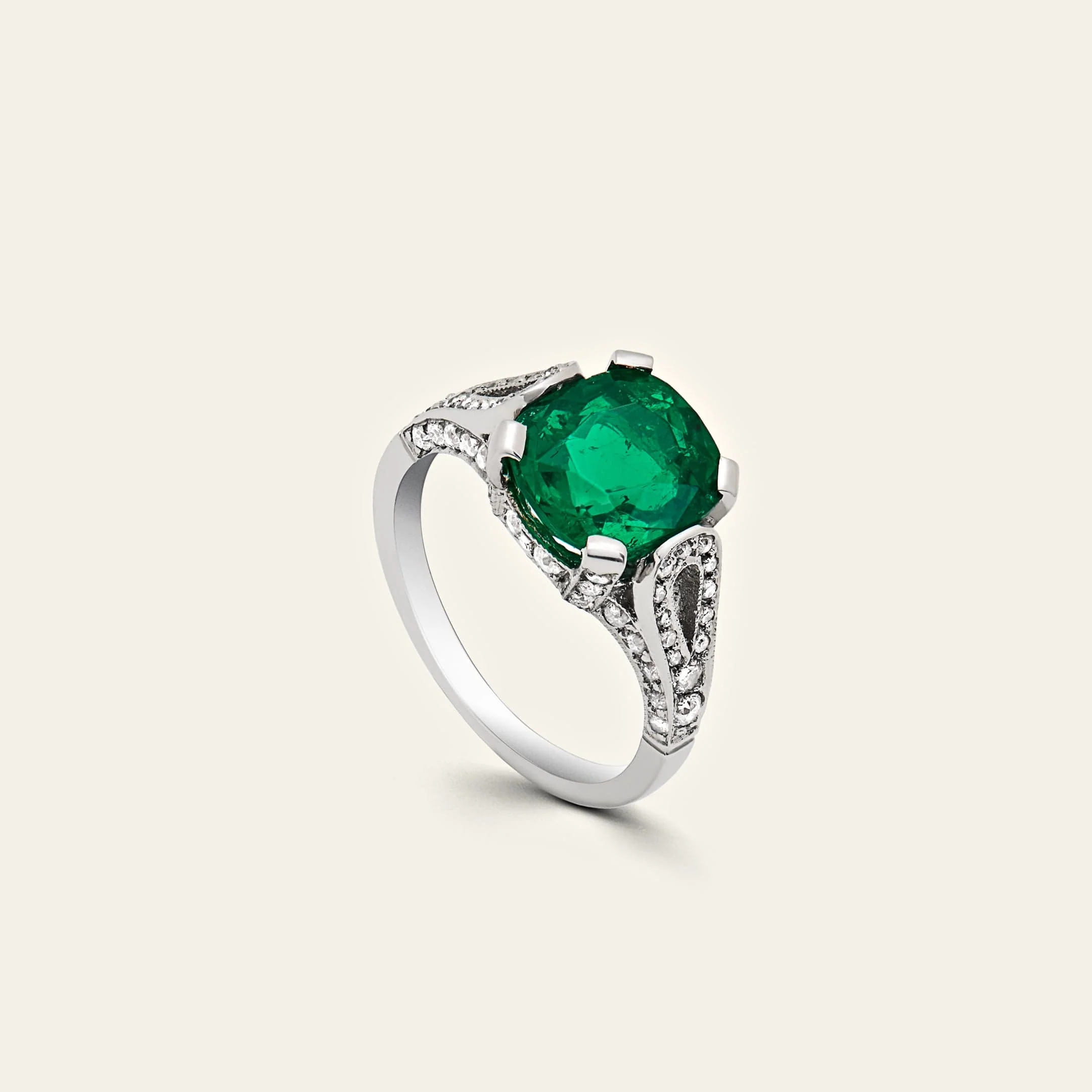 3 Carat Emerald Ring With Diamonds - Image 4