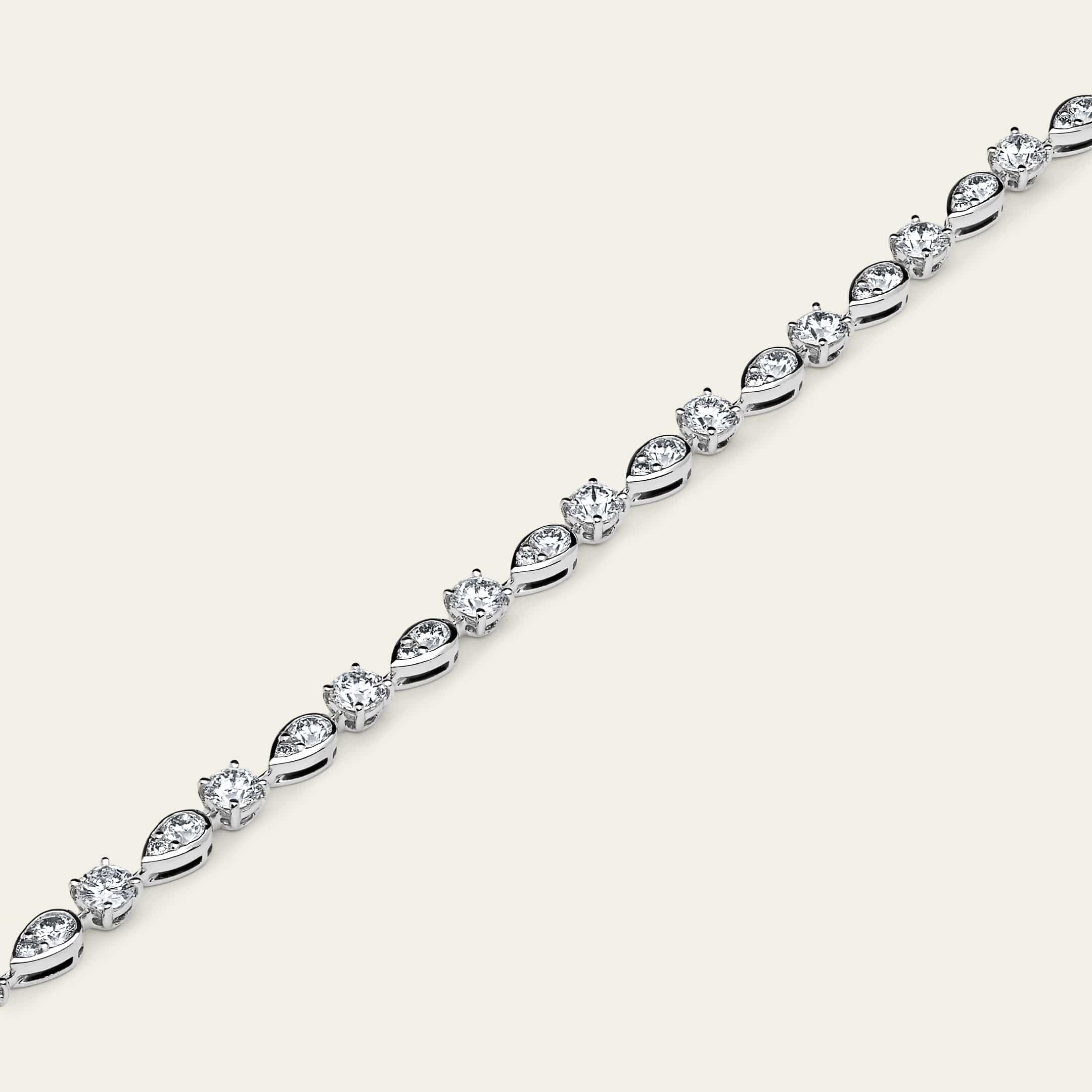 Graff Platinum and White Gold Multi Shape Diamond Bracelet - Image 3