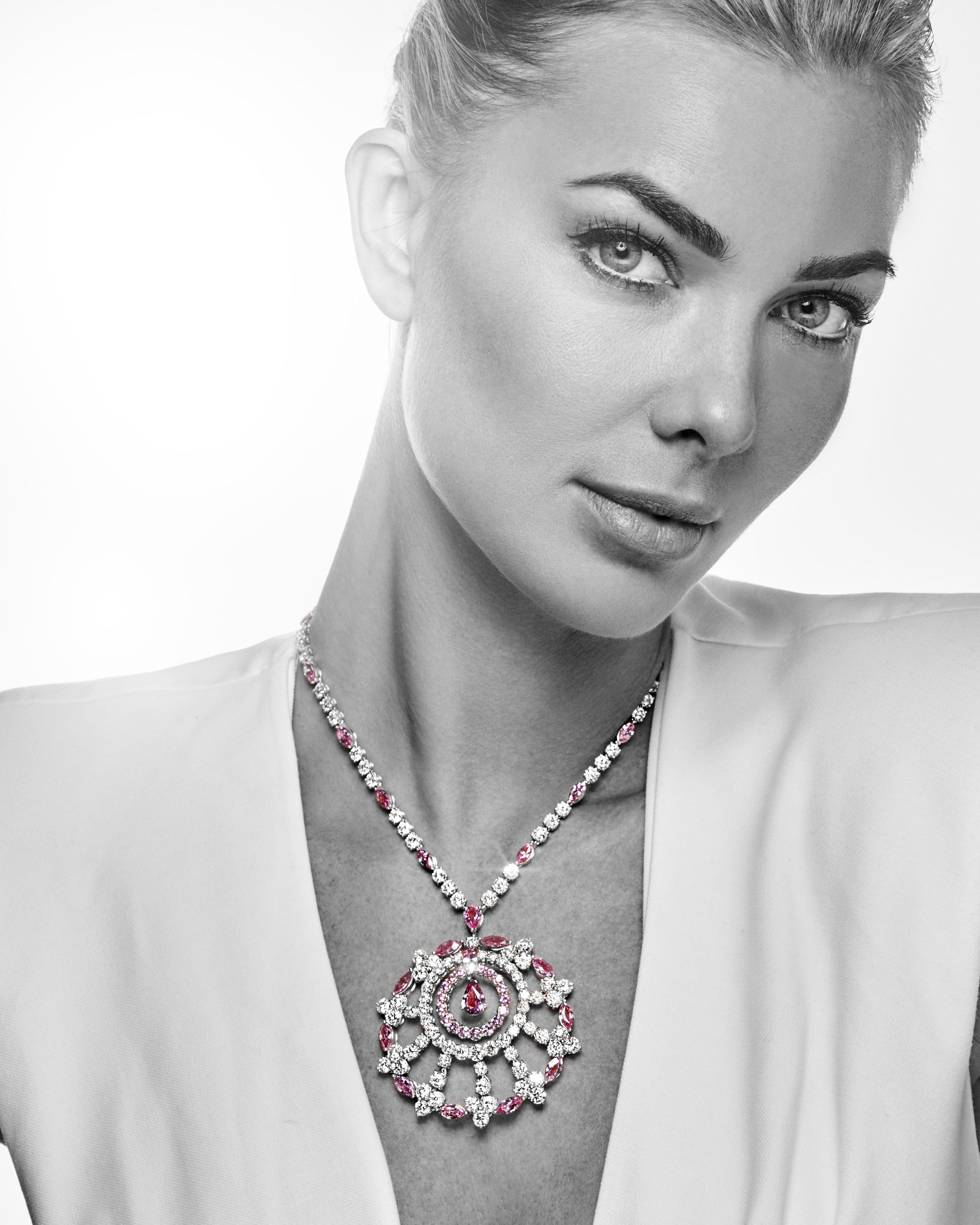 Graff White Gold Diamond and Pink Sapphire Large Snowflake Necklace - Image 3