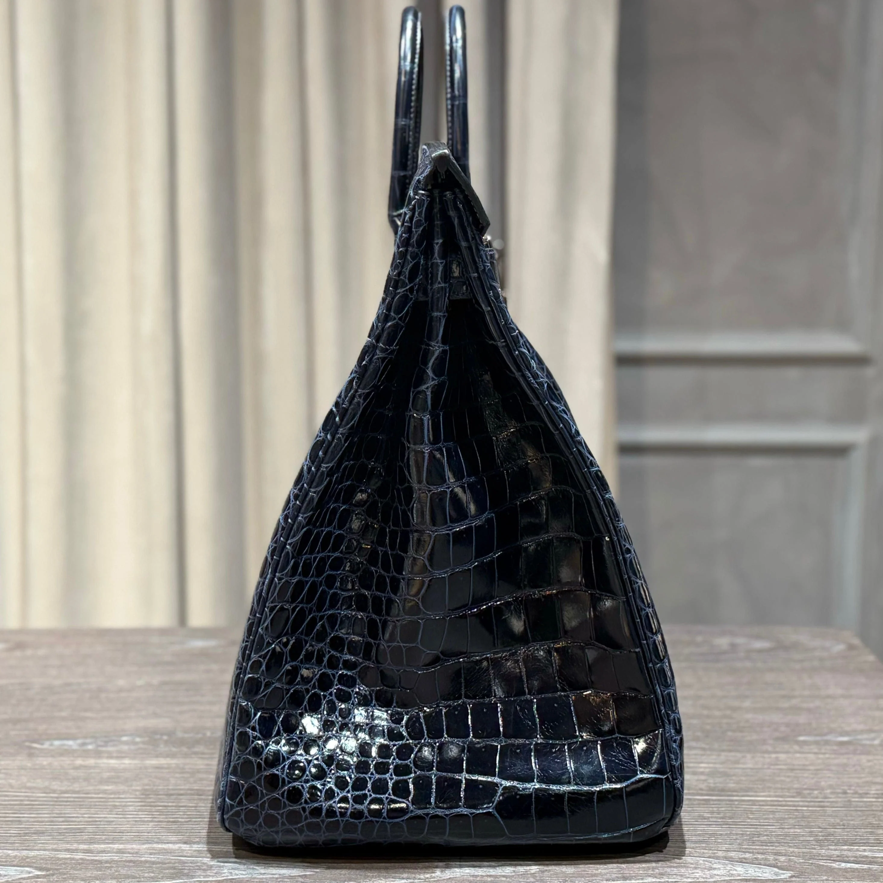 Hermès Bleu Marine Birkin HAC 50 Porosus Crocodile Palladium Hardware - Image 4