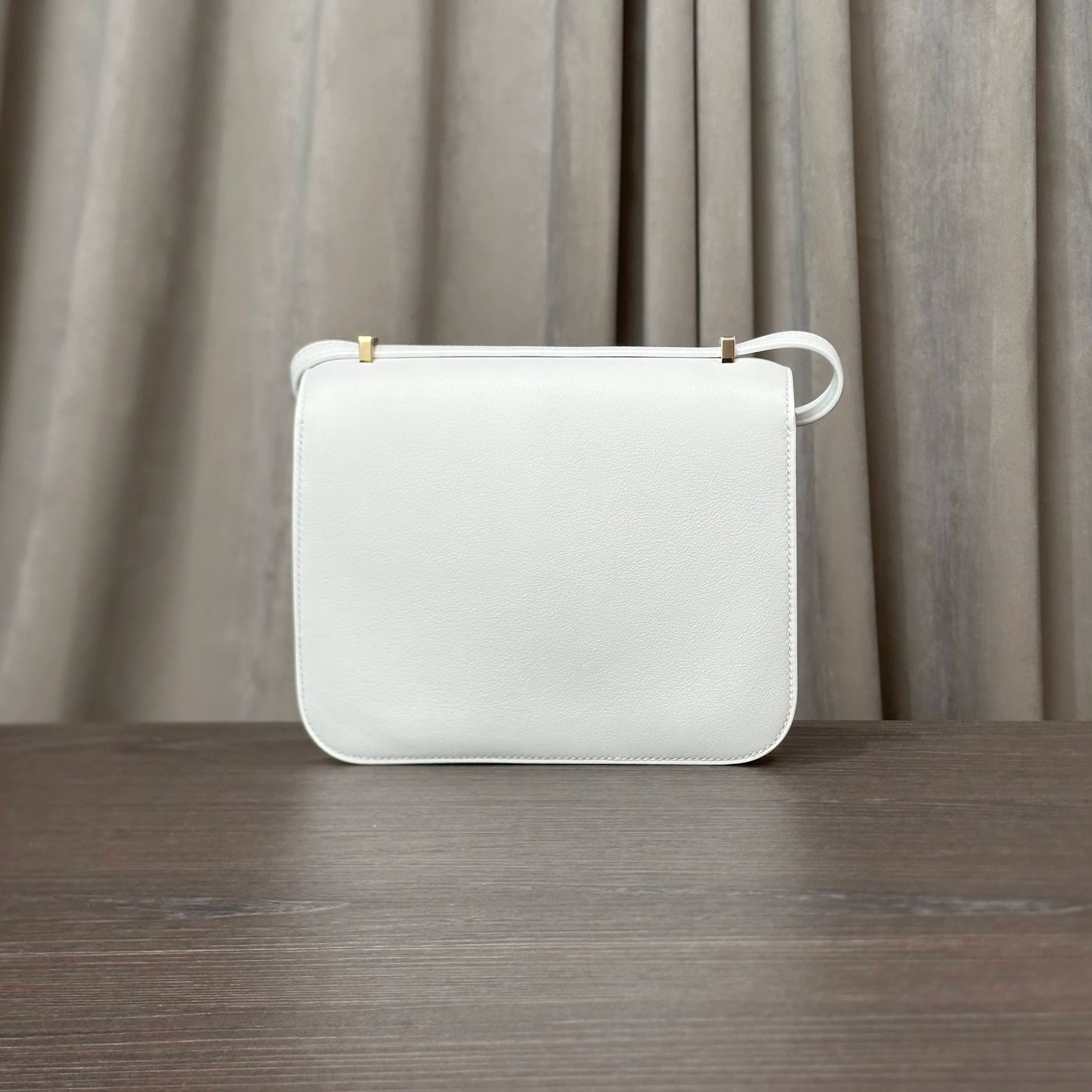 Hermès New White Constance III 18 Mini Miroir Veau Swift Gold Hardware - Image 5