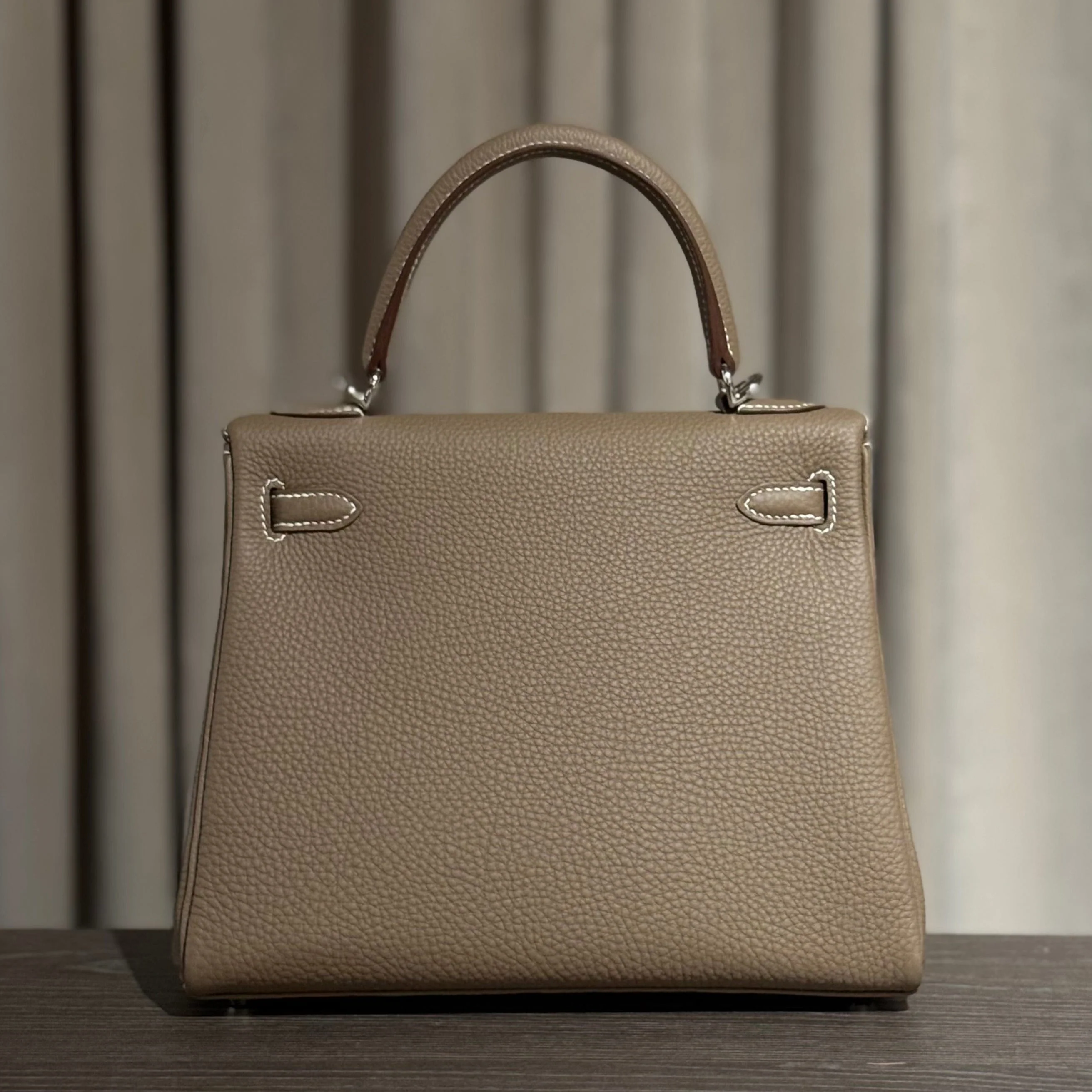 Hermès Etoupe Kelly Retourne 25 Togo Palladium Hardware - Image 3