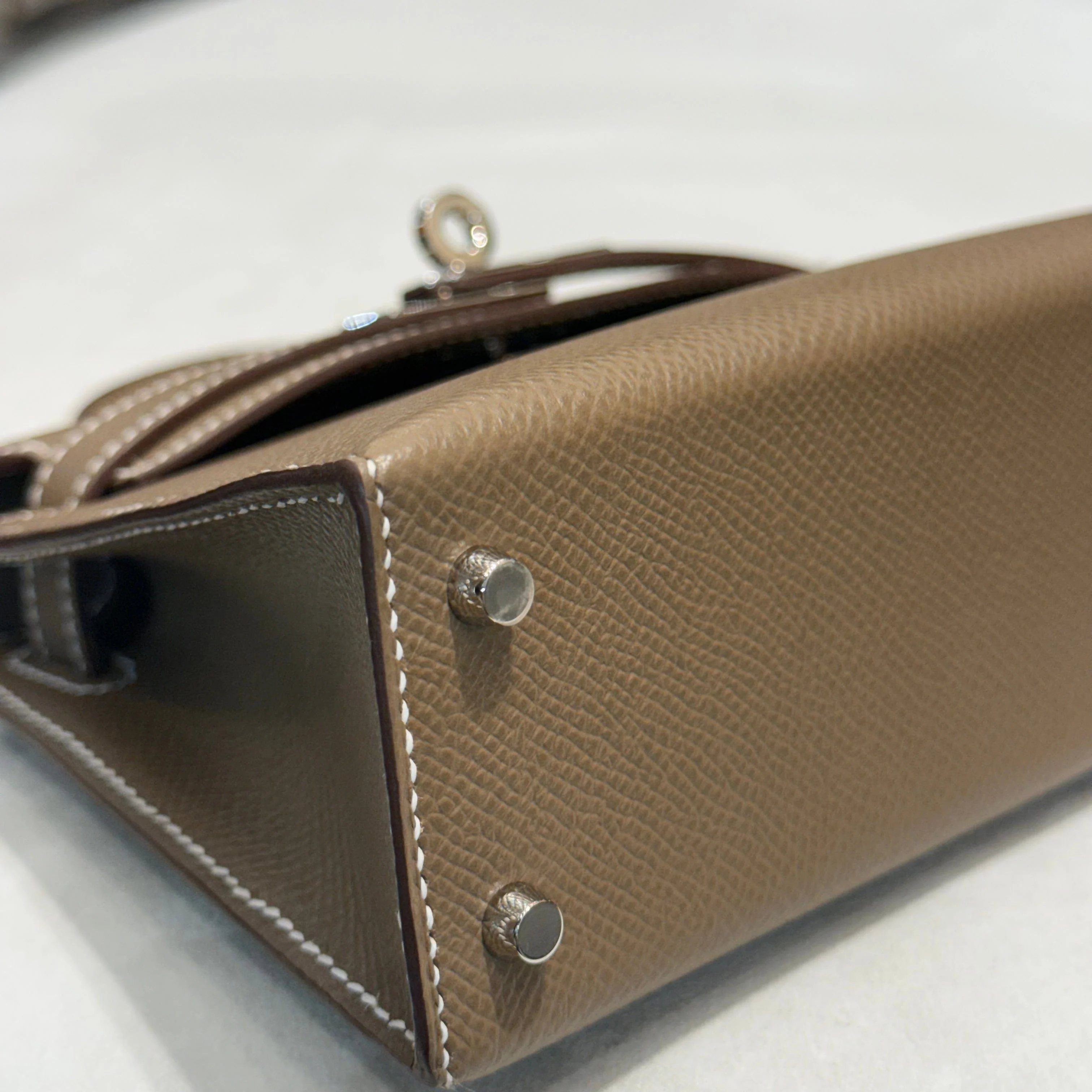 Hermès Etoupe Mini Kelly Sellier 20 Epsom Palladium Hardware - Image 7