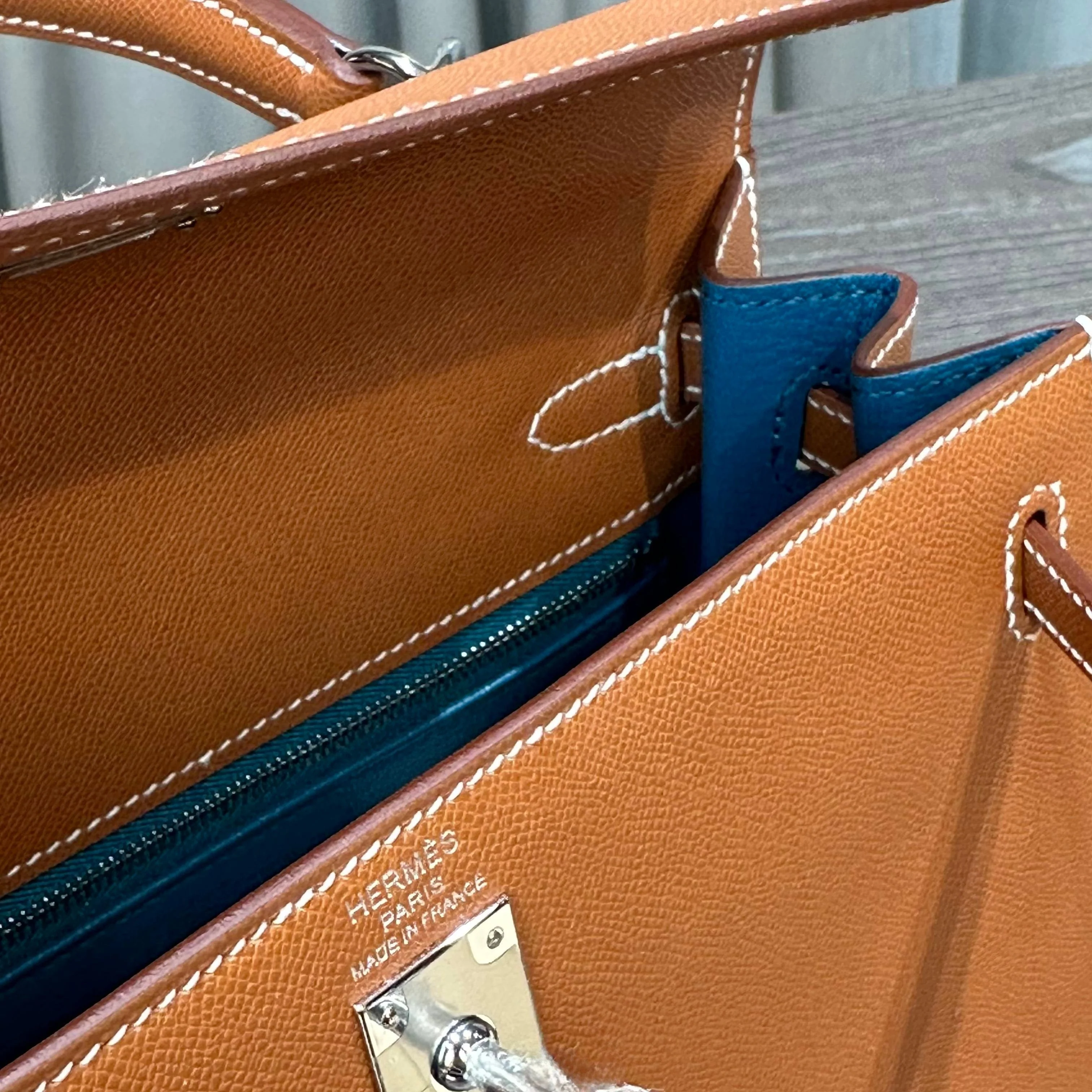 Hermès Gold and Bleu Petrole Kelly Sellier 25 Verso Madame Calfskin Palladium Hardware - Image 12