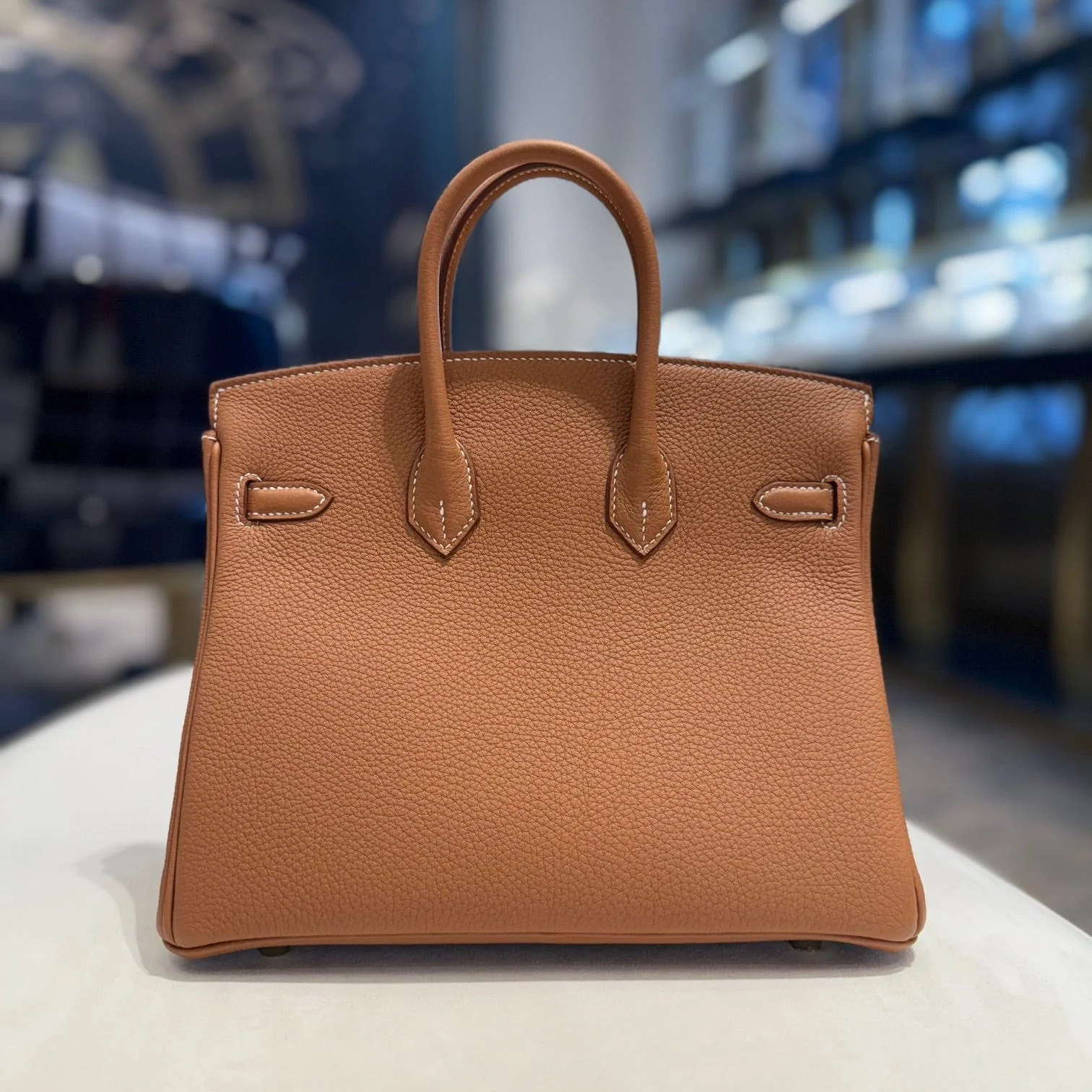 Hermès Gold Birkin 25 Togo Gold Hardware - Image 3
