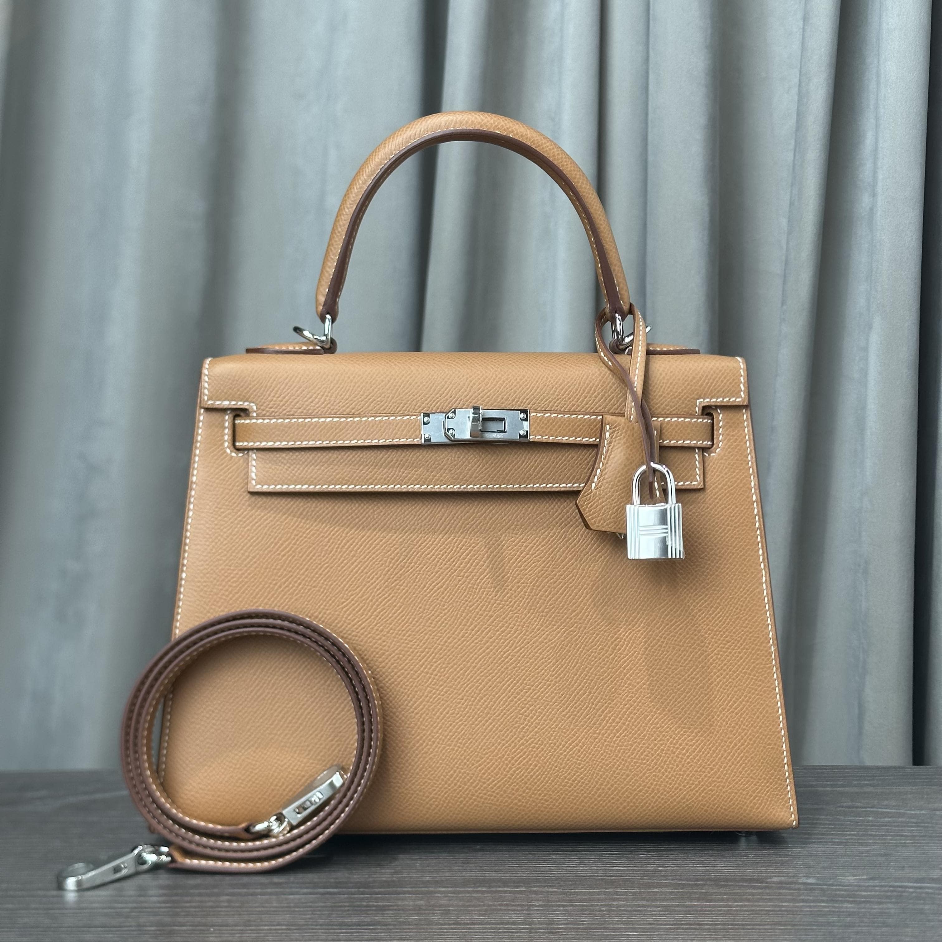Hermès Gold Kelly Sellier 25 Epsom Palladium Hardware - Image 2