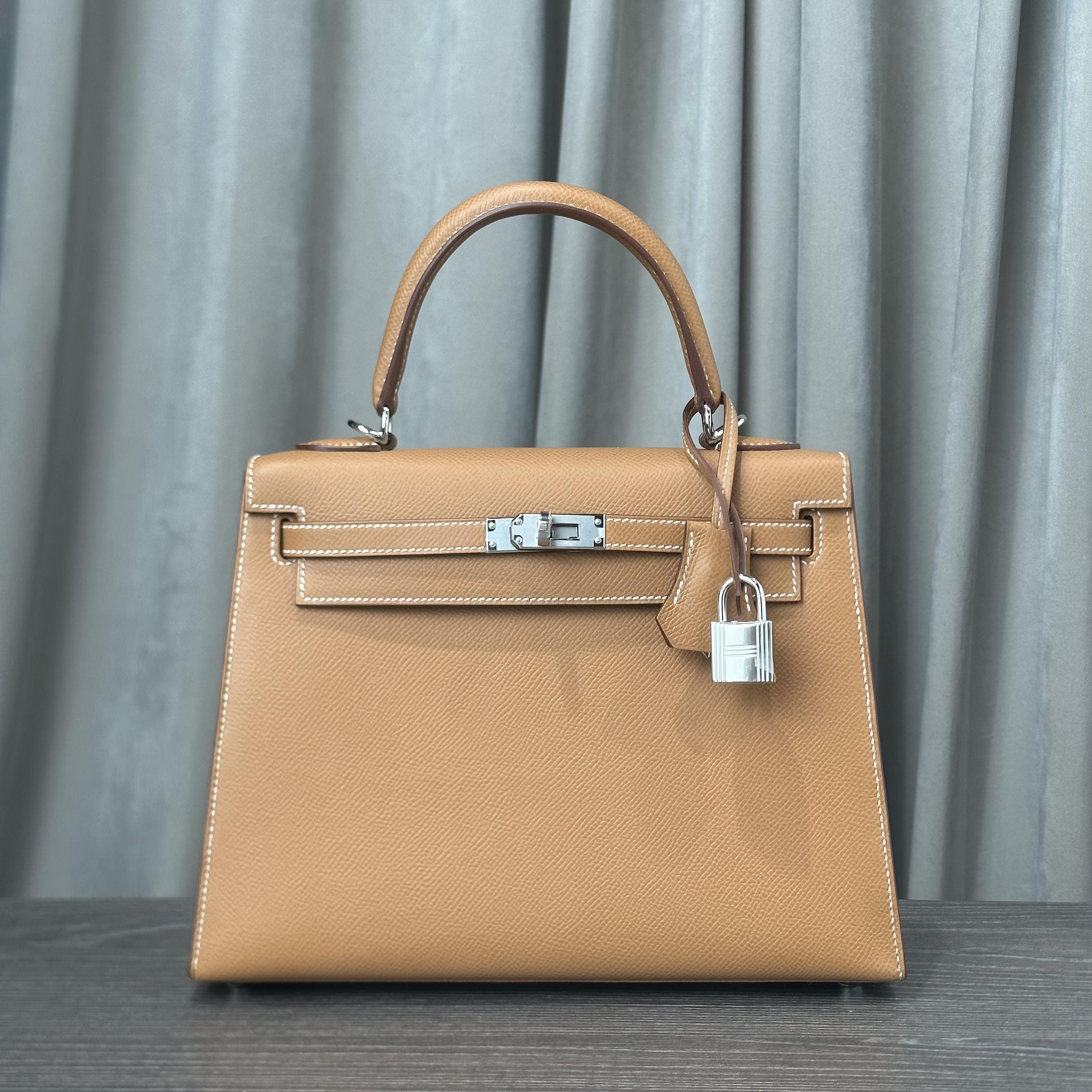 Hermès Gold Kelly Sellier 25 Epsom Palladium Hardware - Image 3