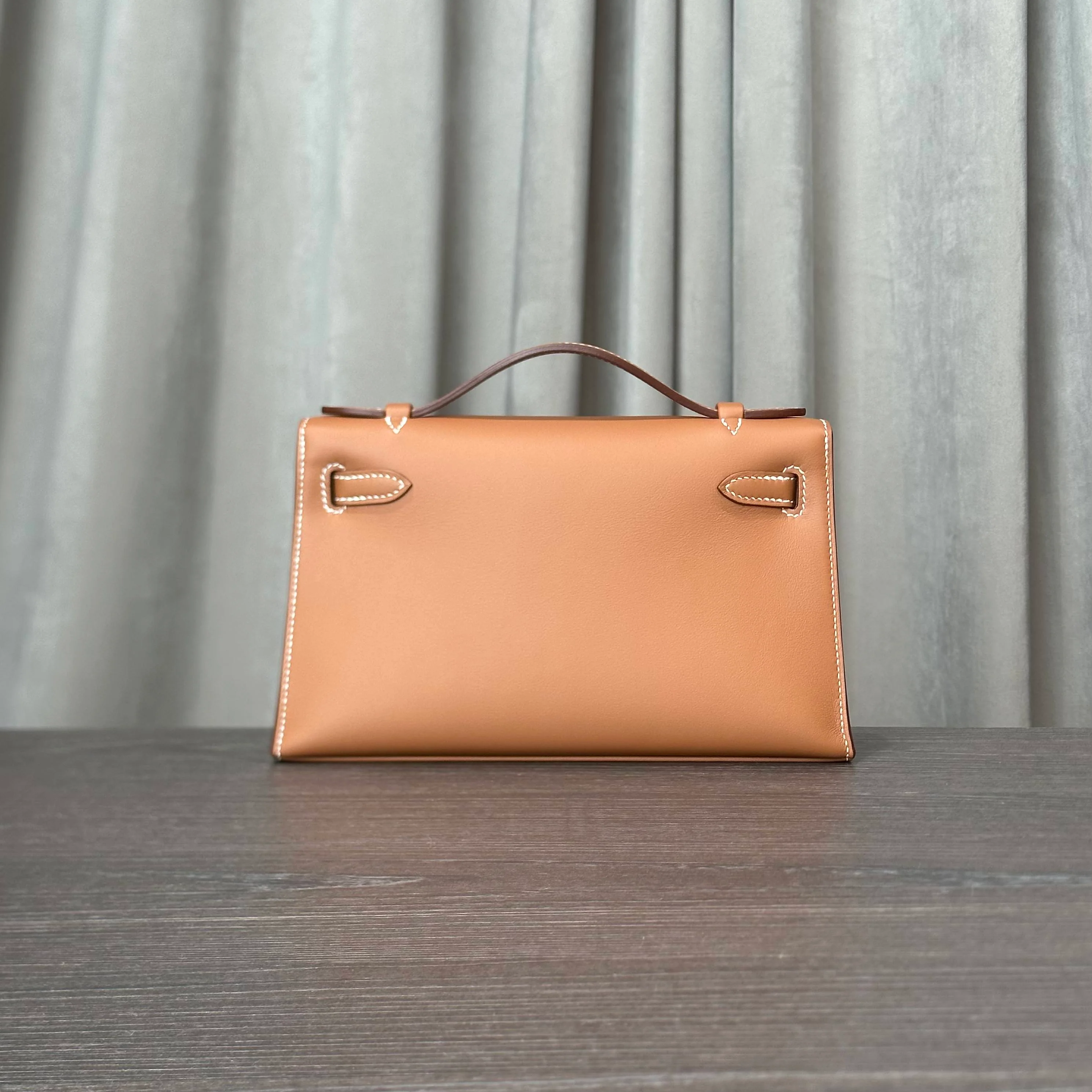 Hermès Gold Kelly Pochette Clutch Swift Gold Hardware - Image 5