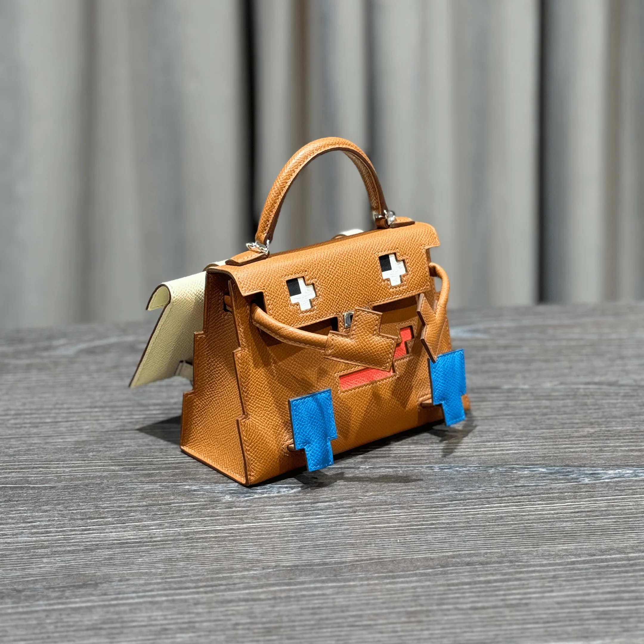 Hermès Gold Picto Kelly Doll Epsom Palladium Hardware Limited Edition - Image 5