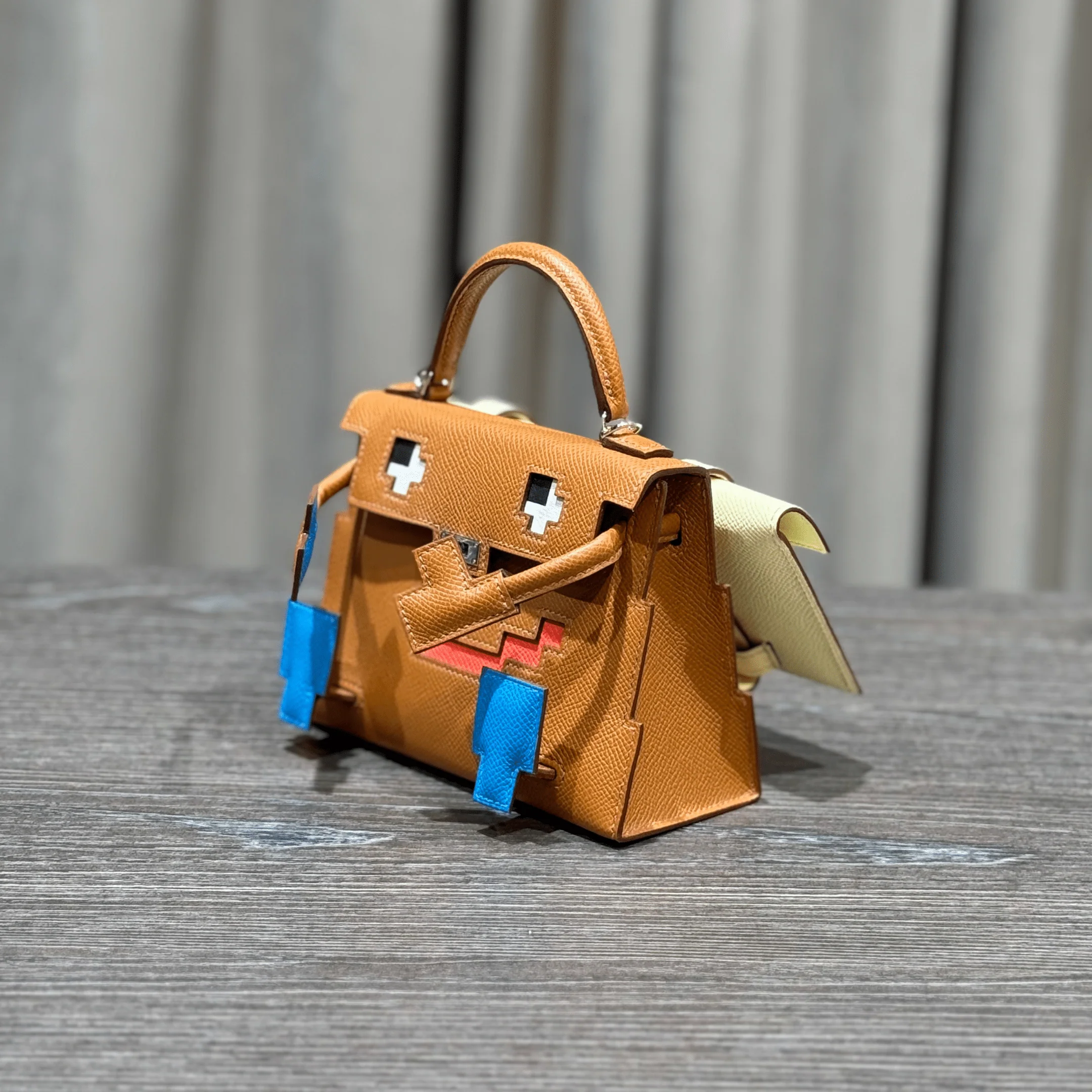Hermès Gold Picto Kelly Doll Epsom Palladium Hardware Limited Edition - Image 6