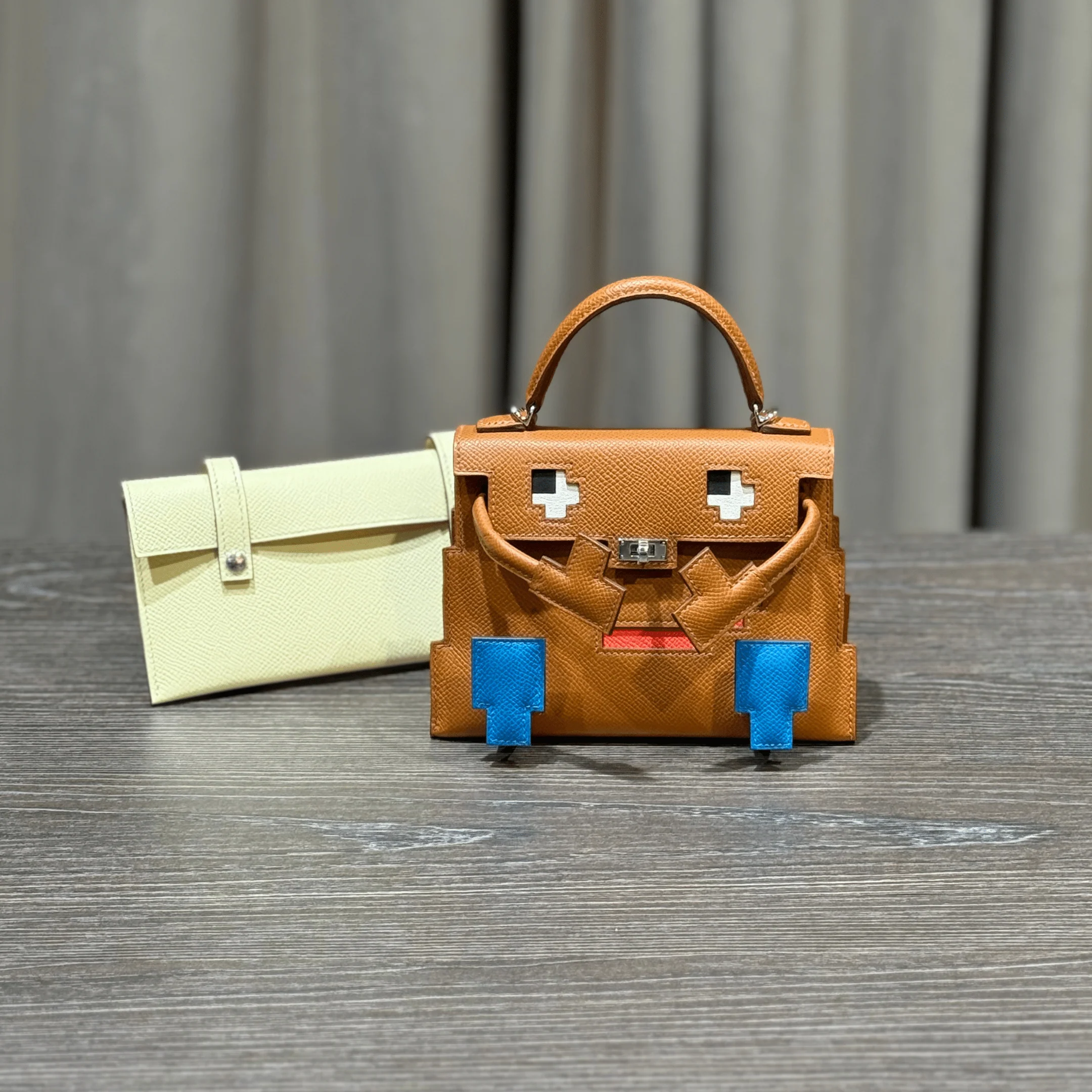 Hermès Gold Picto Kelly Doll Epsom Palladium Hardware Limited Edition - Image 9