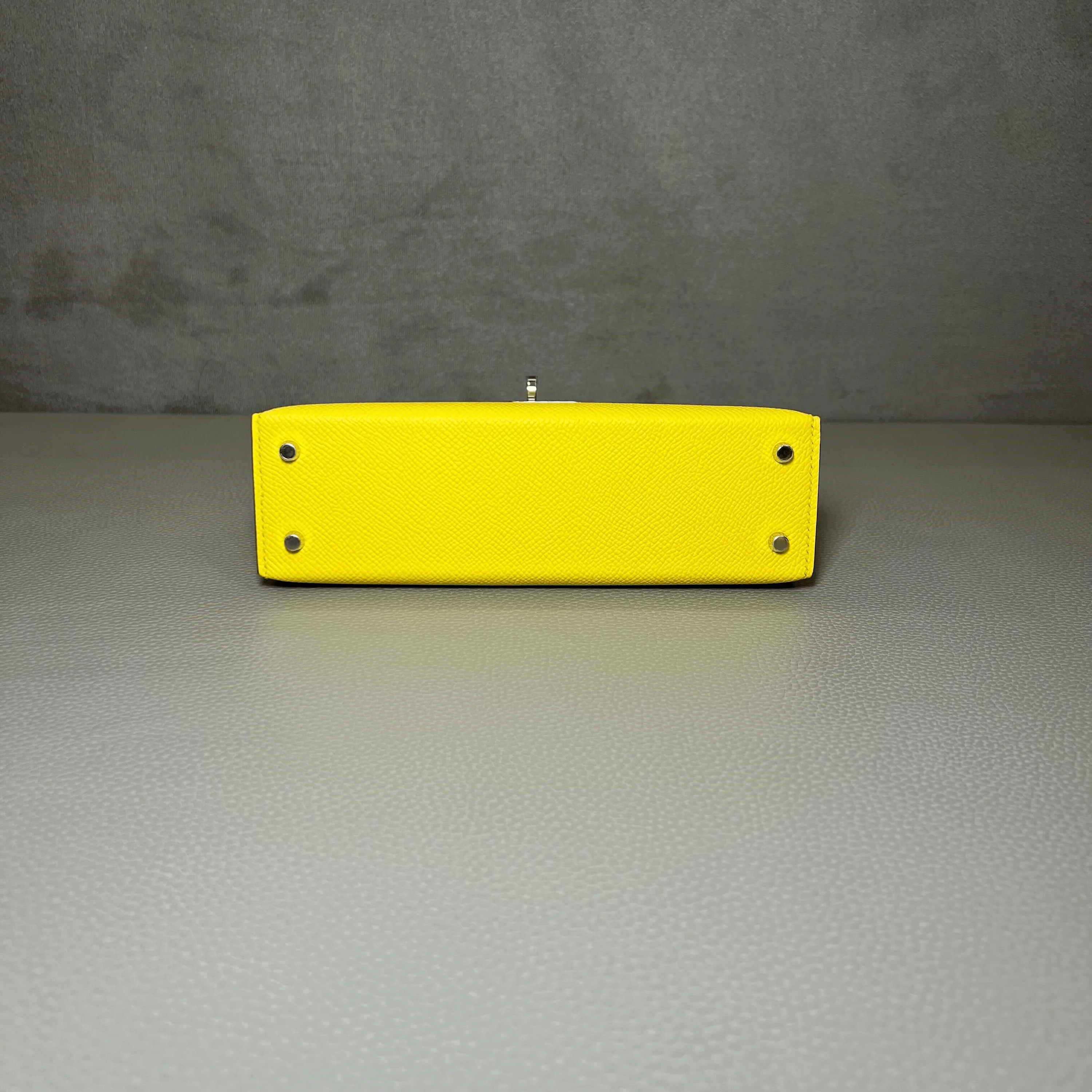 Hermès Jaune Citron Kelly Sellier 20 Epsom Palladium Hardware - Image 7