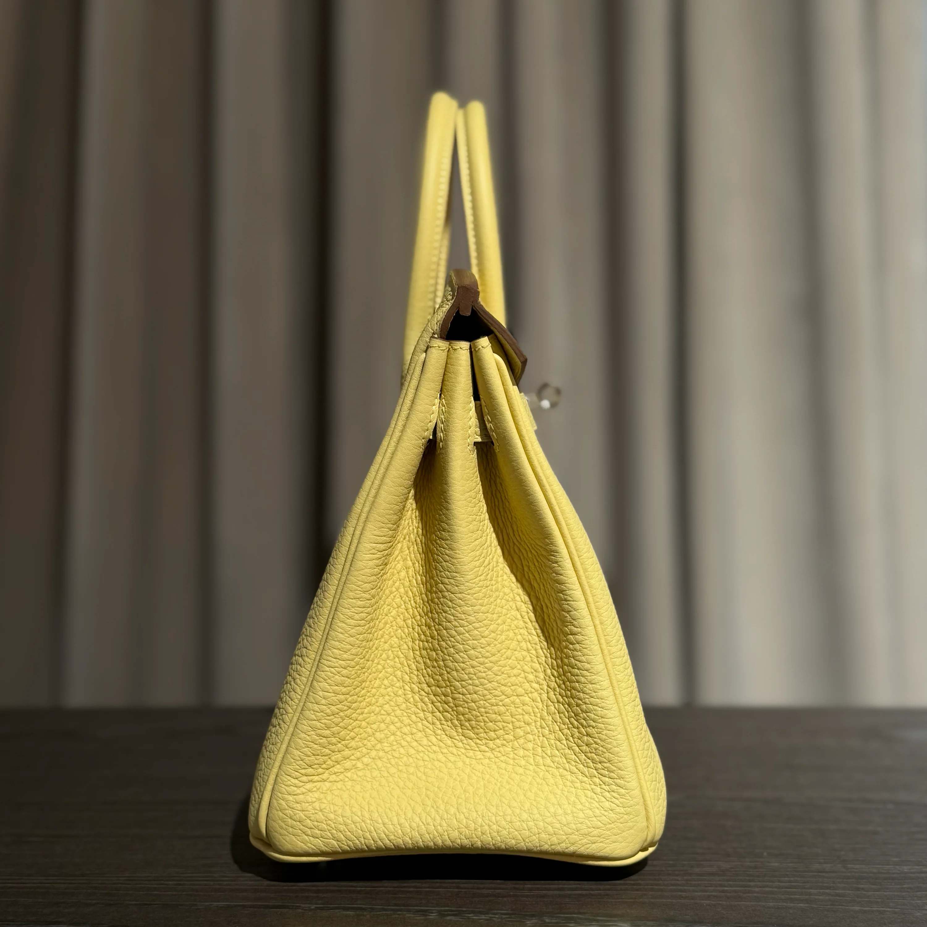 Hermès Jaune Poussin Birkin 25 Togo Palladium Hardware - Image 4