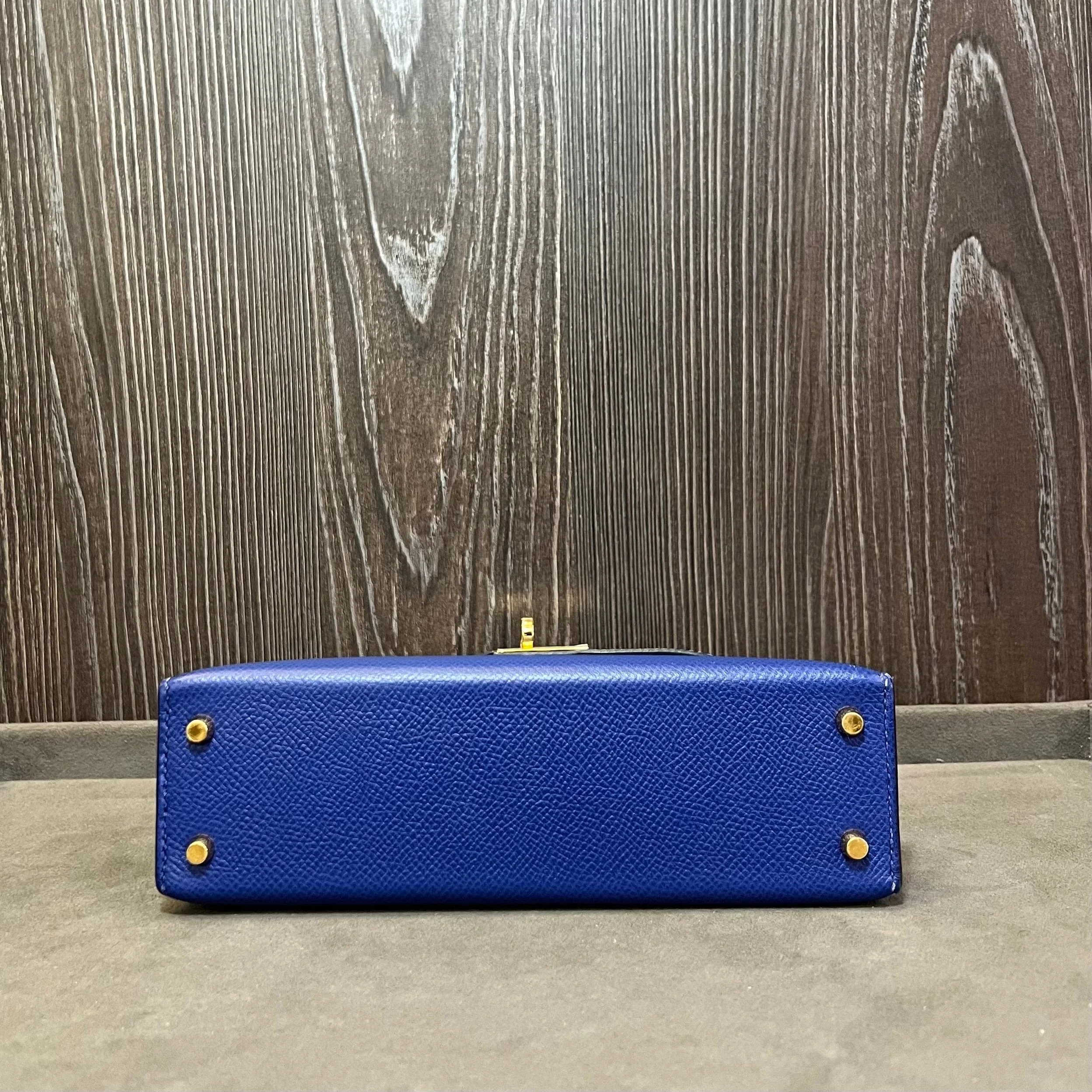 Hermès Bleu Electrique Mini Kelly Sellier 20 Epsom Gold Hardware - Image 6