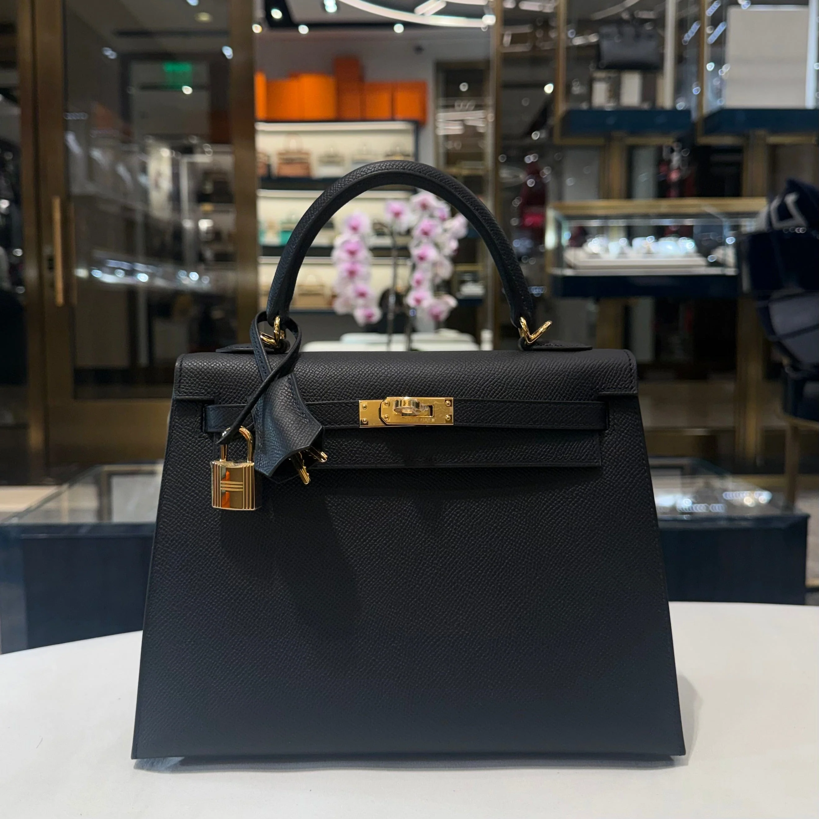 Hermès Noir Kelly Sellier 25 Epsom Gold Hardware - Image 3
