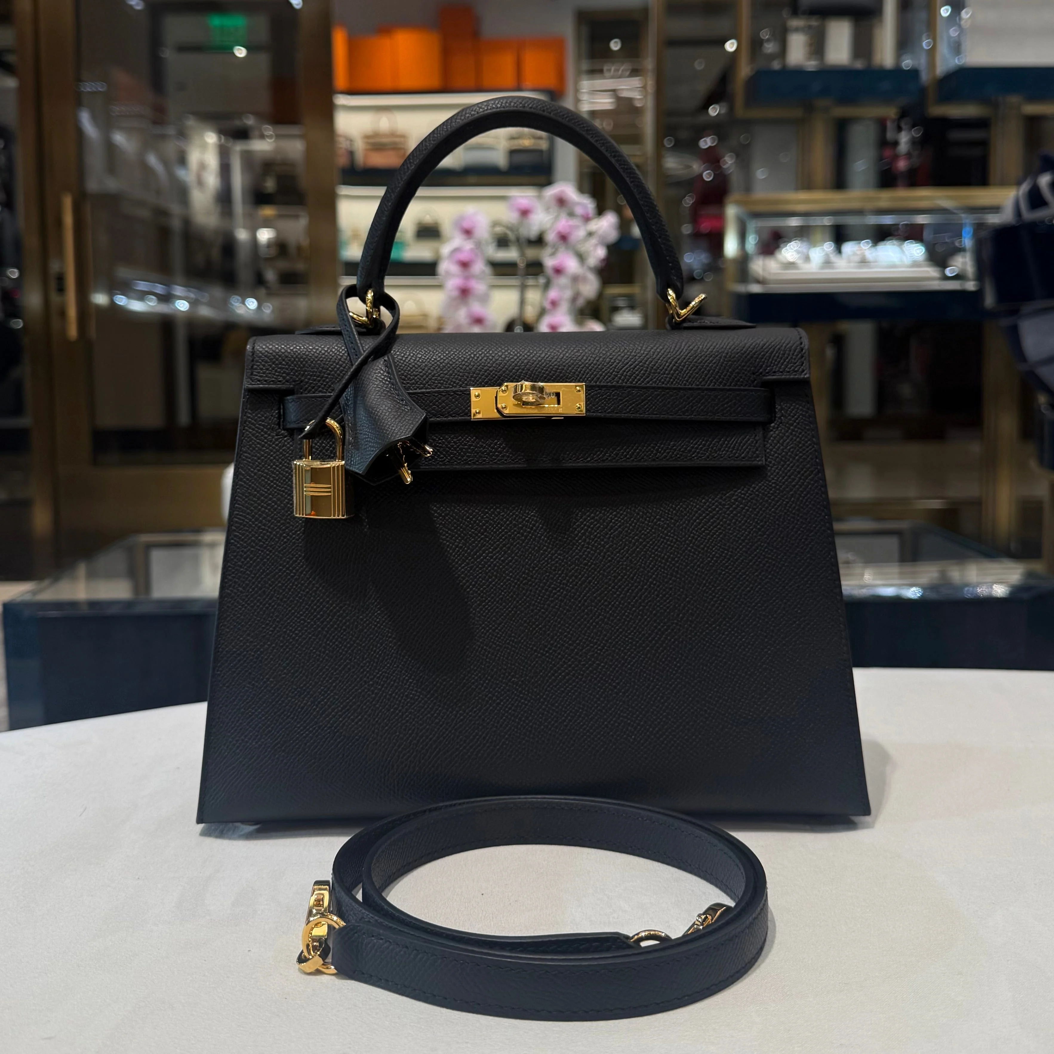 Hermès Noir Kelly Sellier 25 Epsom Gold Hardware - Image 4
