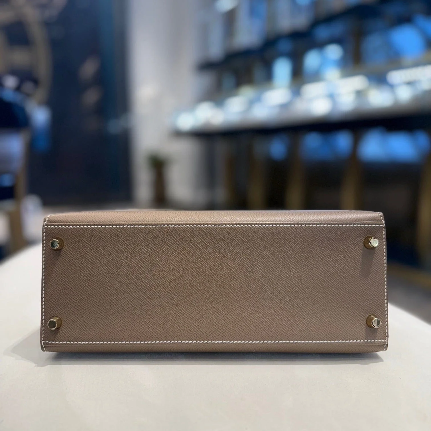 Hermès Etoupe Kelly Sellier 28 Epsom Gold Hardware - Image 6