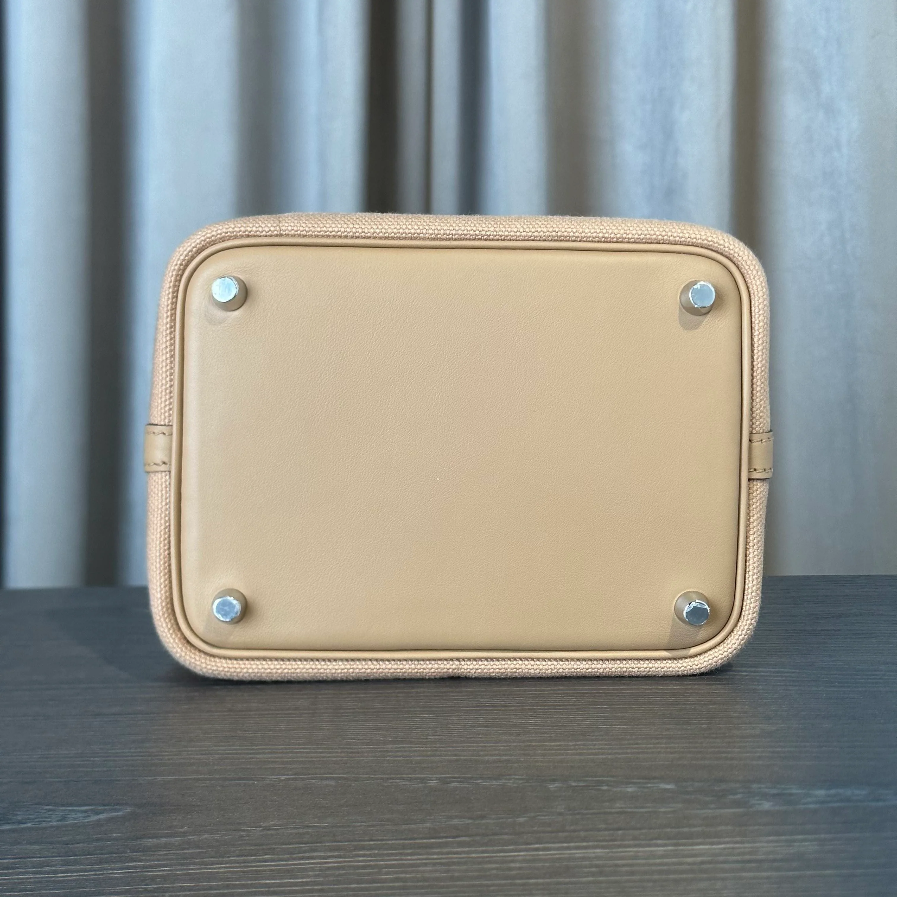 Hermès Chai Picotin 18 Swift and Toile Canvas Palladium Hardware - Image 10