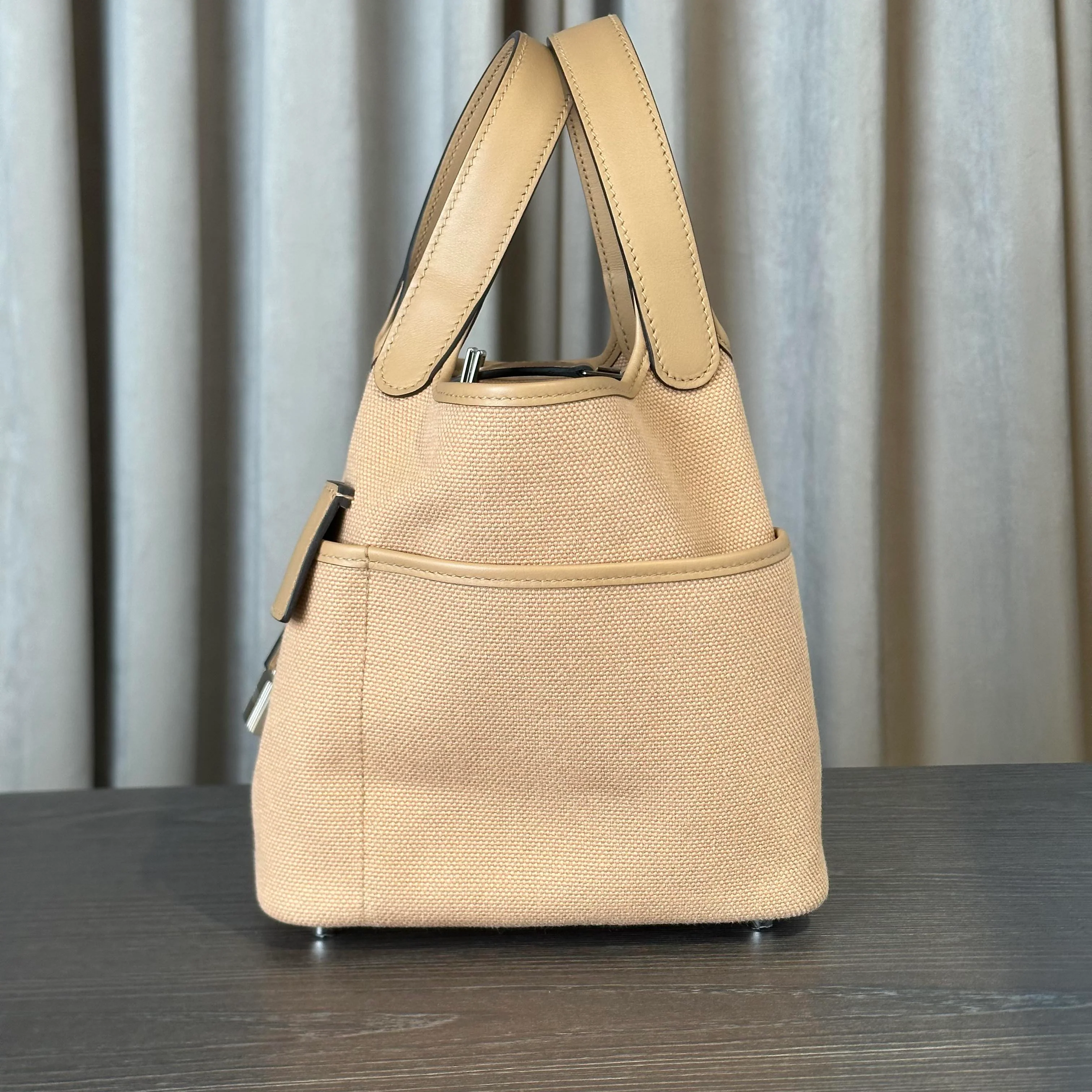 Hermès Chai Picotin 18 Swift and Toile Canvas Palladium Hardware - Image 6