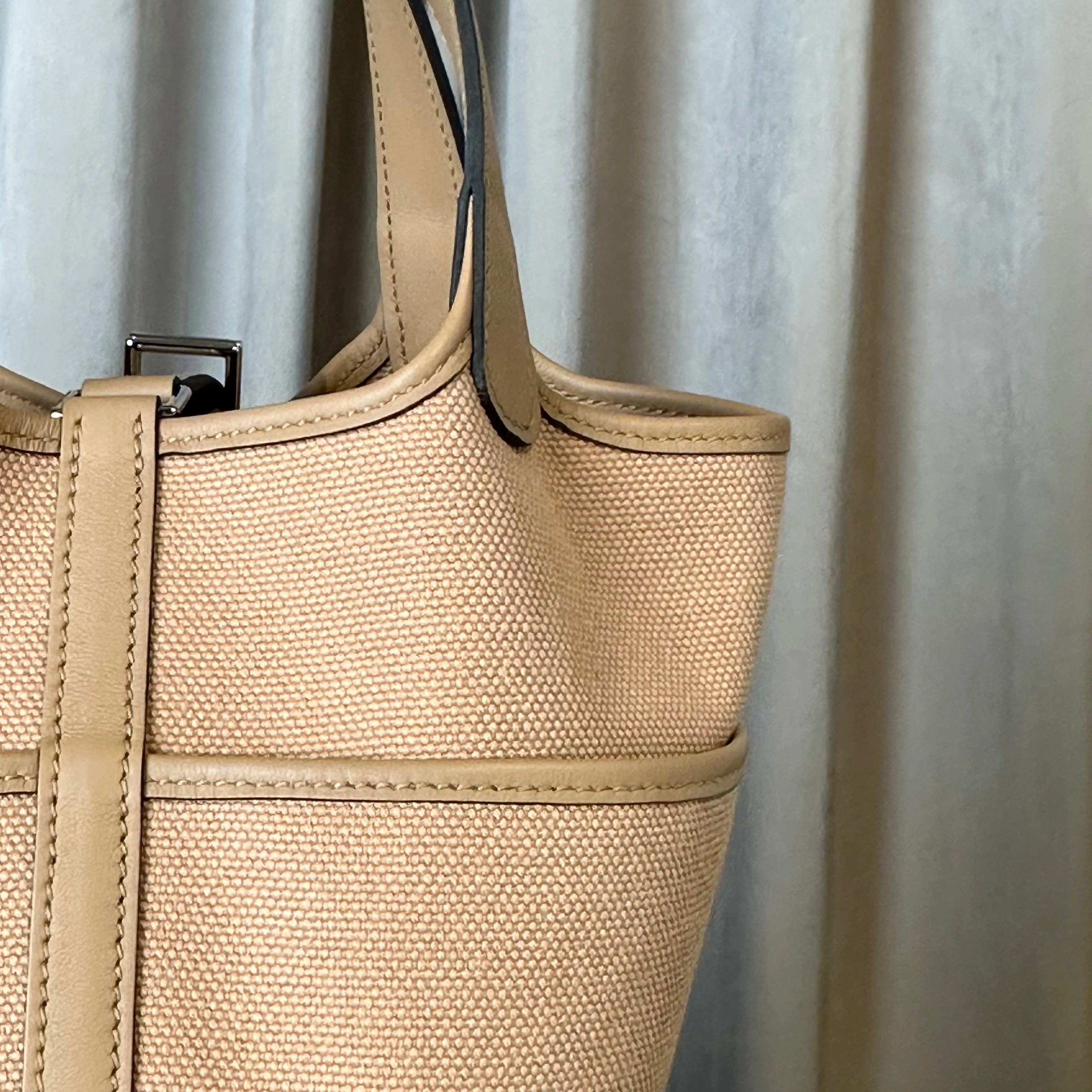 Hermès Chai Picotin 18 Swift and Toile Canvas Palladium Hardware - Image 9