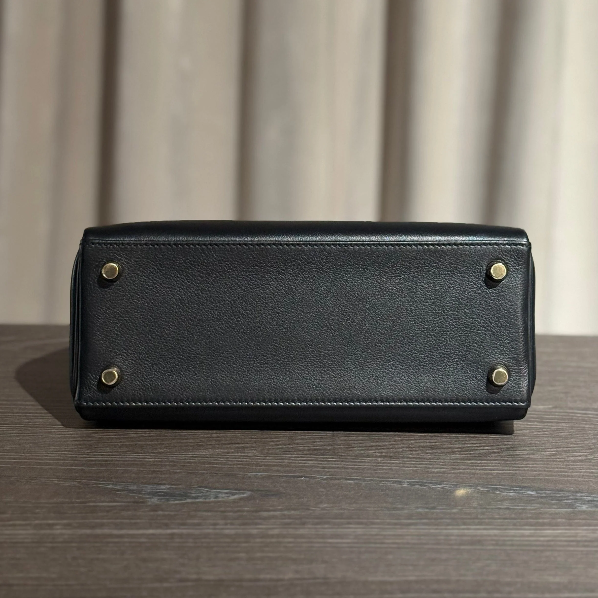Hermès Noir Kelly Retourne 25 Swift Gold Hardware - Image 7