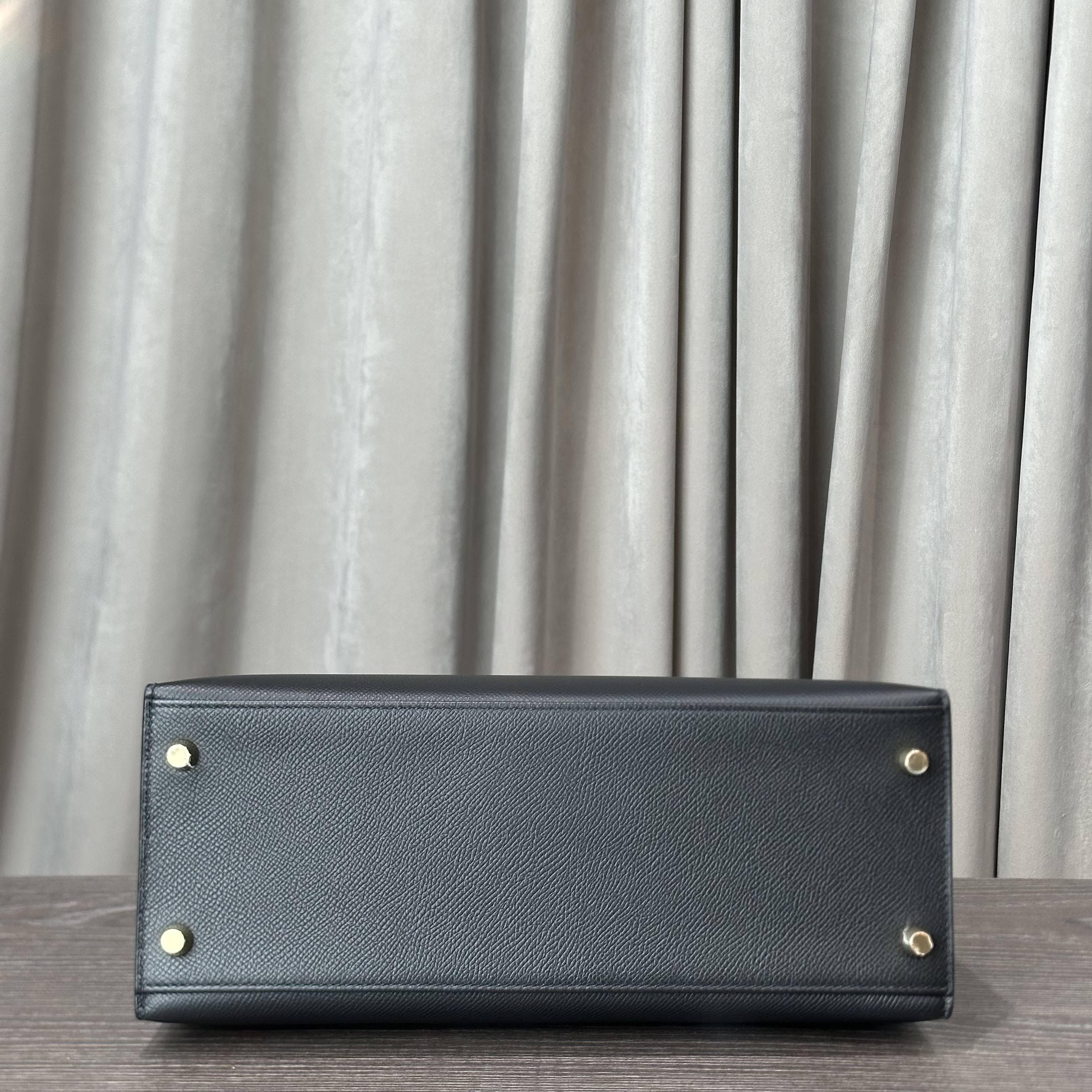 Hermès Noir Kelly Sellier 28 Epsom Gold Hardware - Image 7