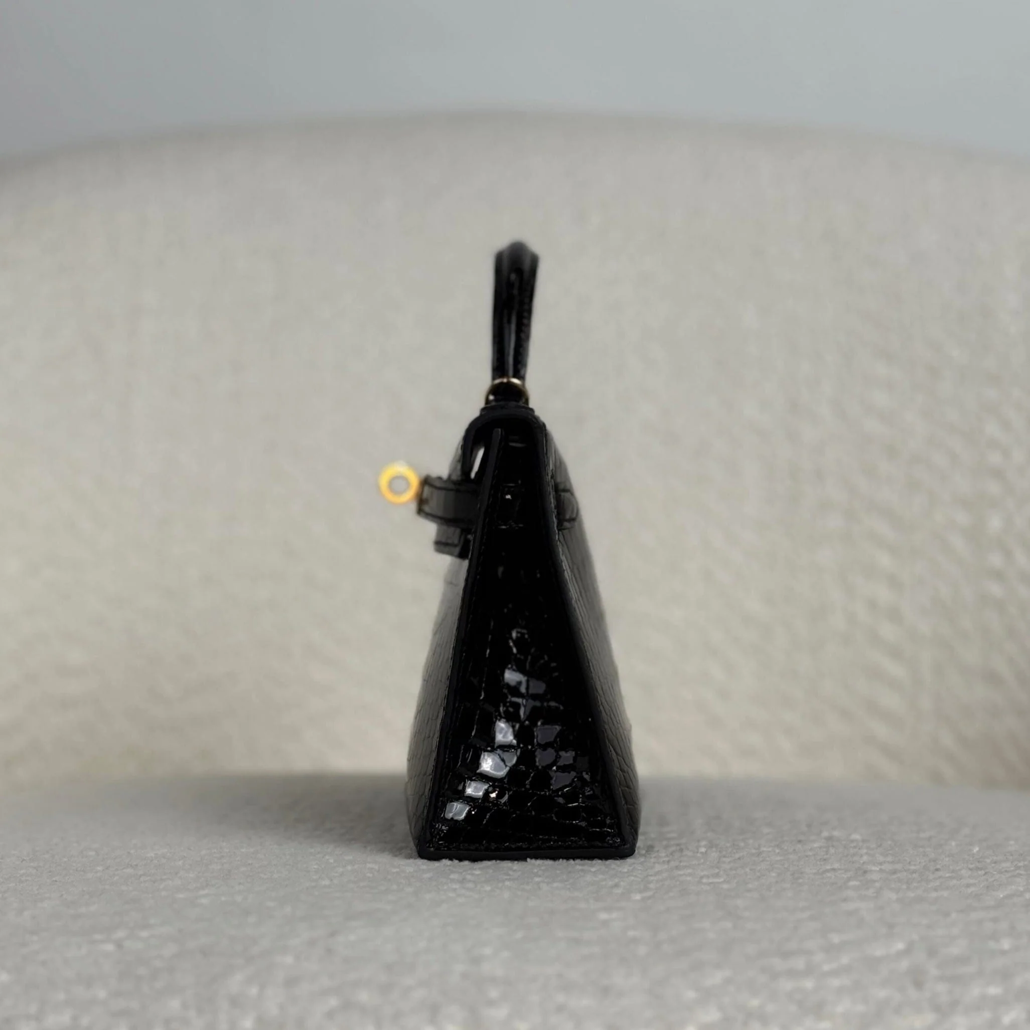 Hermès Noir Mini Kelly Sellier 20 Mississippi Alligator Gold Hardware - Image 5