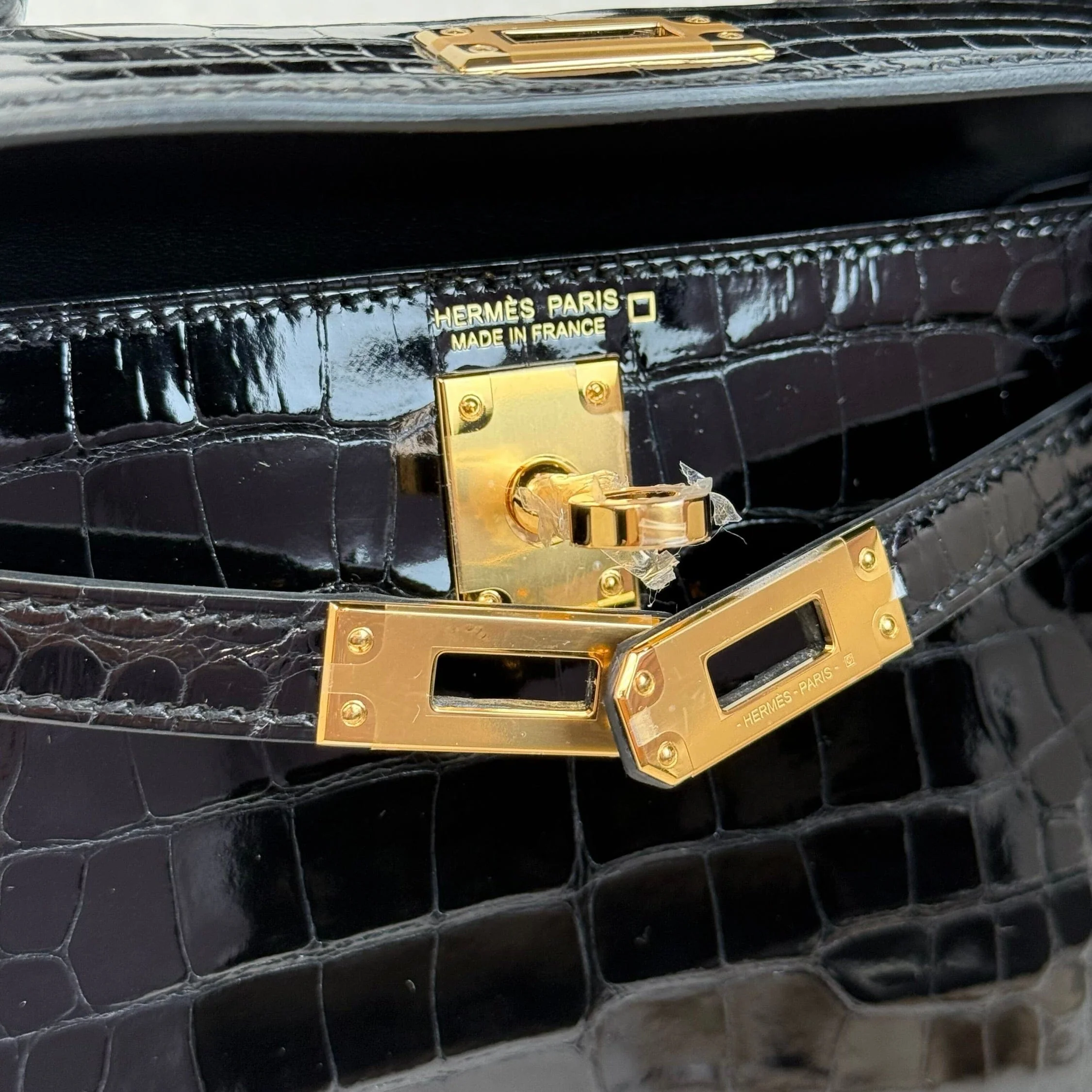 Hermès Noir Mini Kelly Sellier 20 Mississippi Alligator Gold Hardware - Image 7