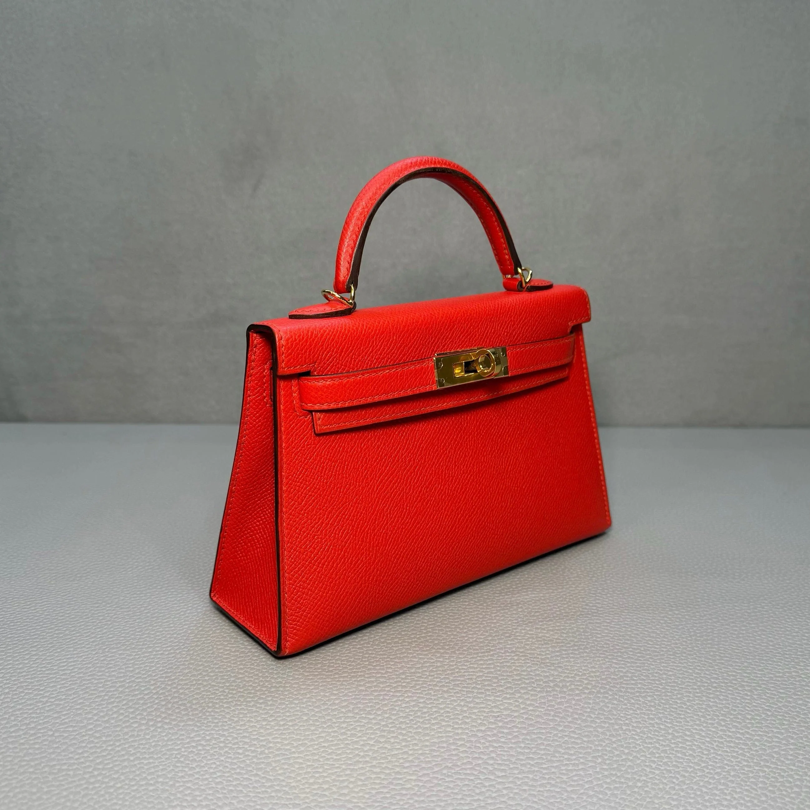 Hermès Rouge Tomate Mini Kelly Sellier 20 Epsom Gold Hardware - Image 6