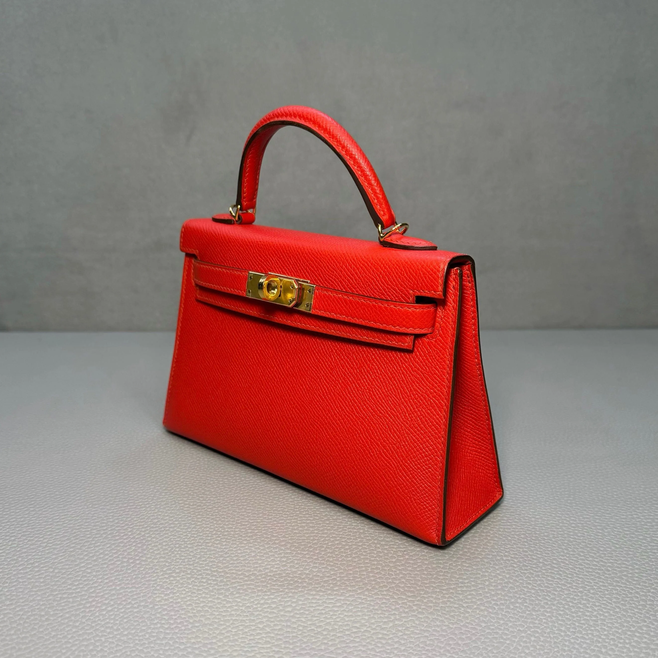 Hermès Rouge Tomate Mini Kelly Sellier 20 Epsom Gold Hardware - Image 7