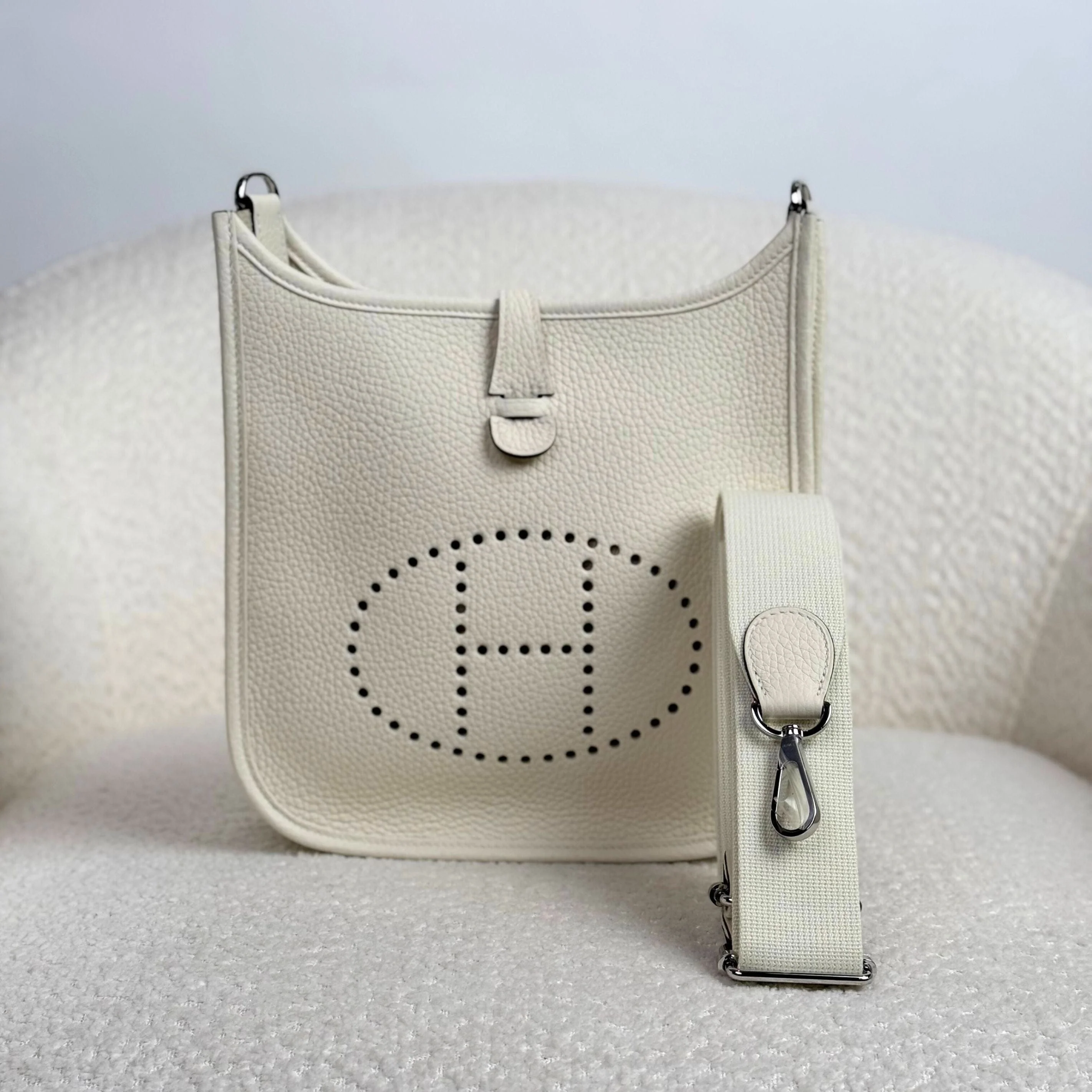 Hermès So Cream Mini Evelyne 16 Clemence Palladium Hardware - Image 3