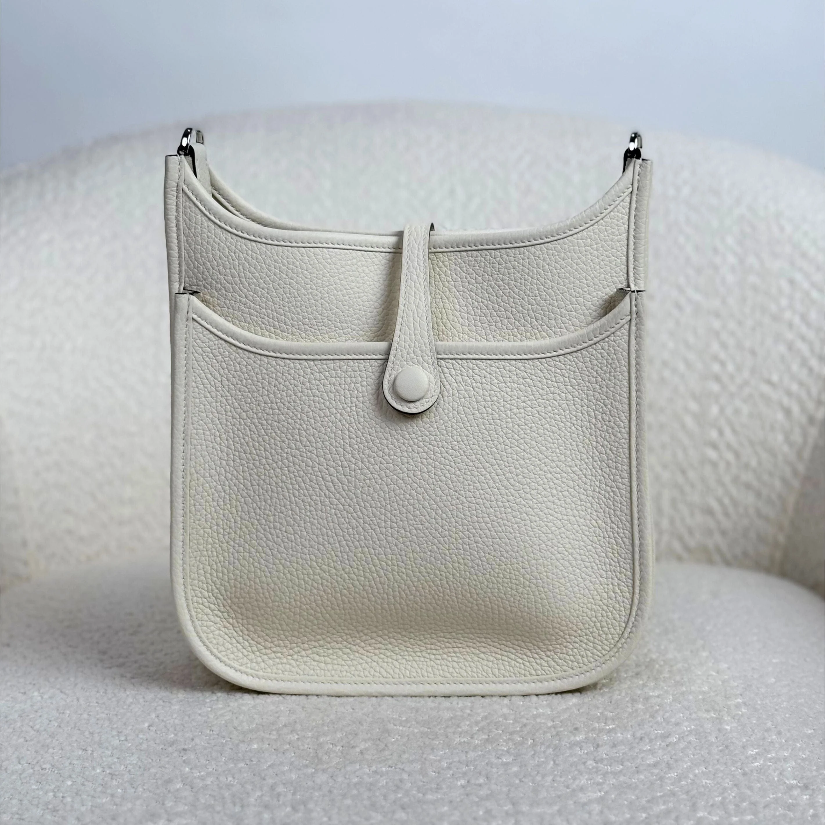 Hermès So Cream Mini Evelyne 16 Clemence Palladium Hardware - Image 4