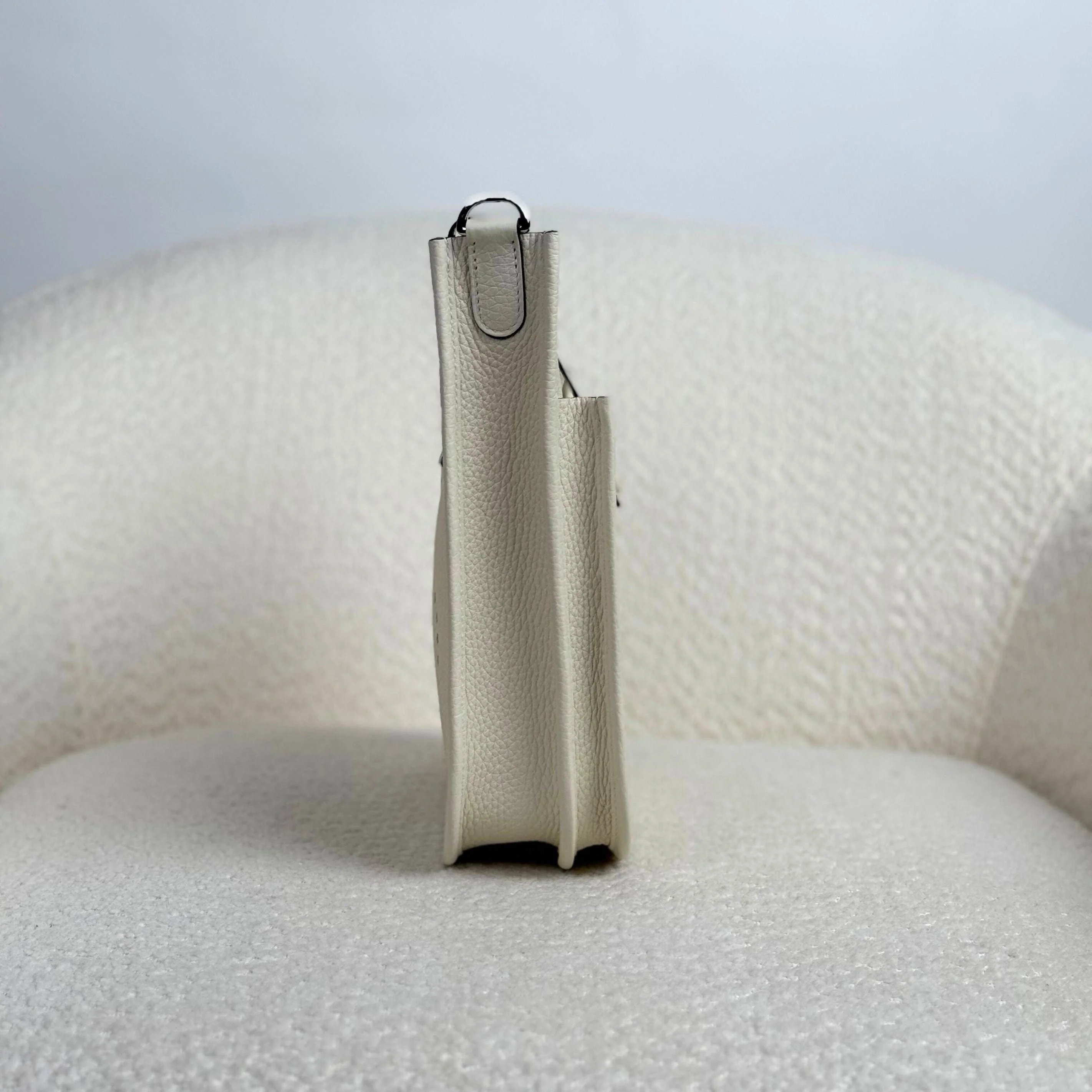 Hermès So Cream Mini Evelyne 16 Clemence Palladium Hardware - Image 5