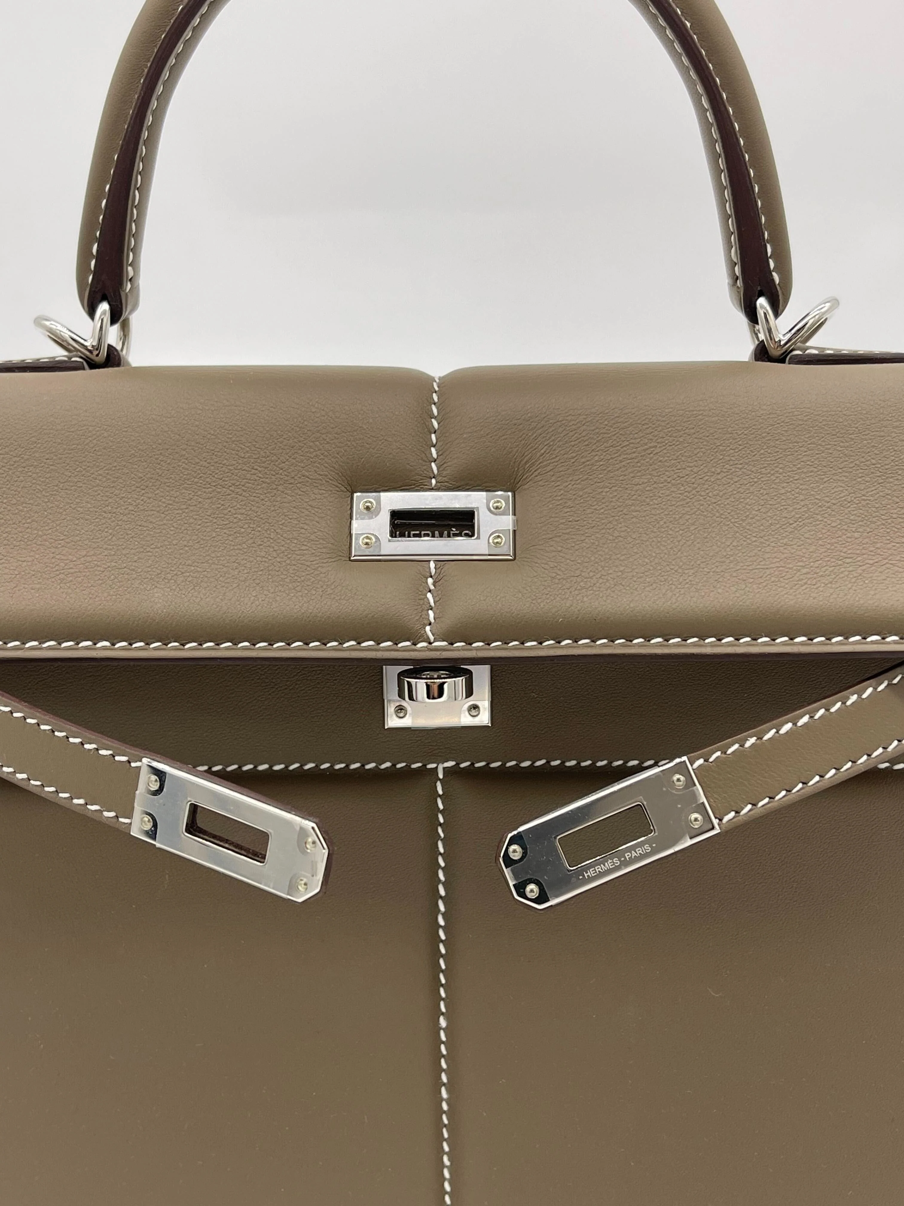 Hermès Etoupe Kelly 25 Swift Padded Palladium Hardware Limited Edition - Image 3
